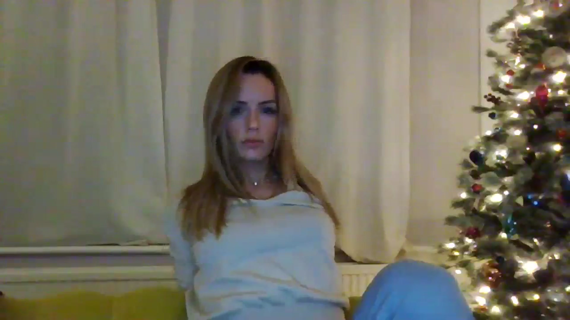 Gallery image thumbnail from Courtney's myfreecams stream on, 11/19/2023, 20:41 image 14 of 20