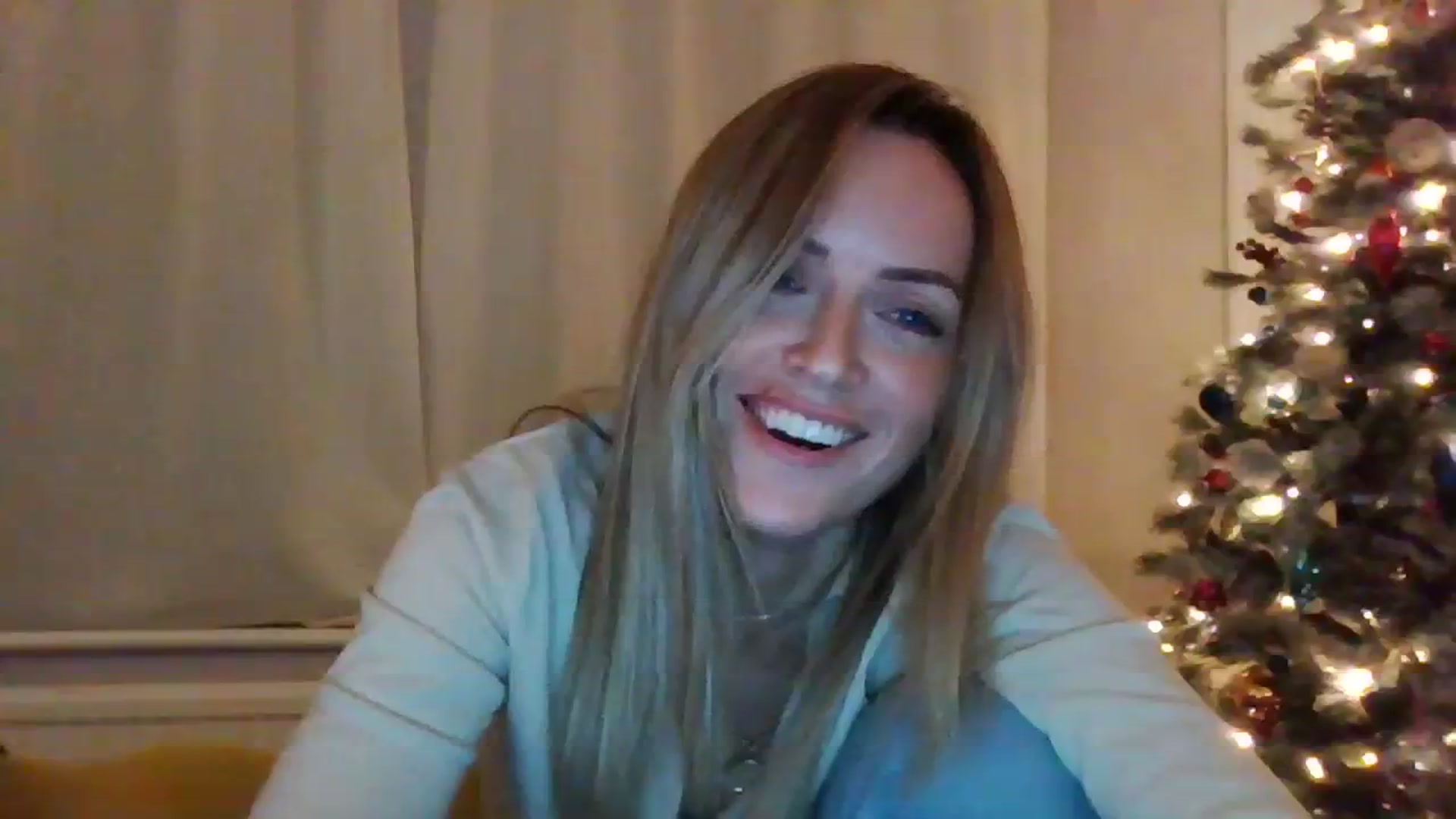 Gallery image thumbnail from Courtney's myfreecams stream on, 11/19/2023, 20:41 image 8 of 20