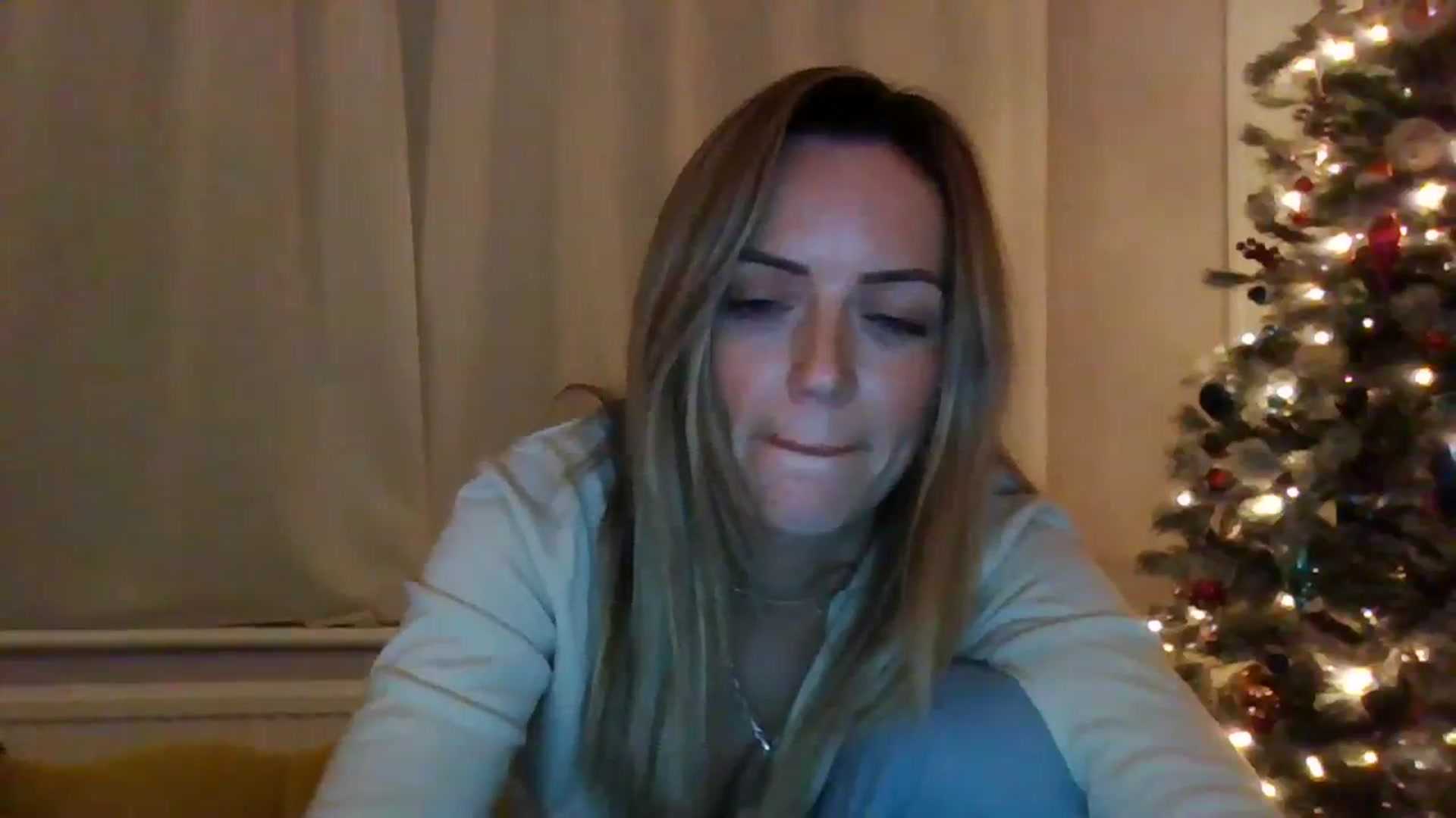 Gallery image thumbnail from Courtney's myfreecams stream on, 11/19/2023, 20:41 image 10 of 20