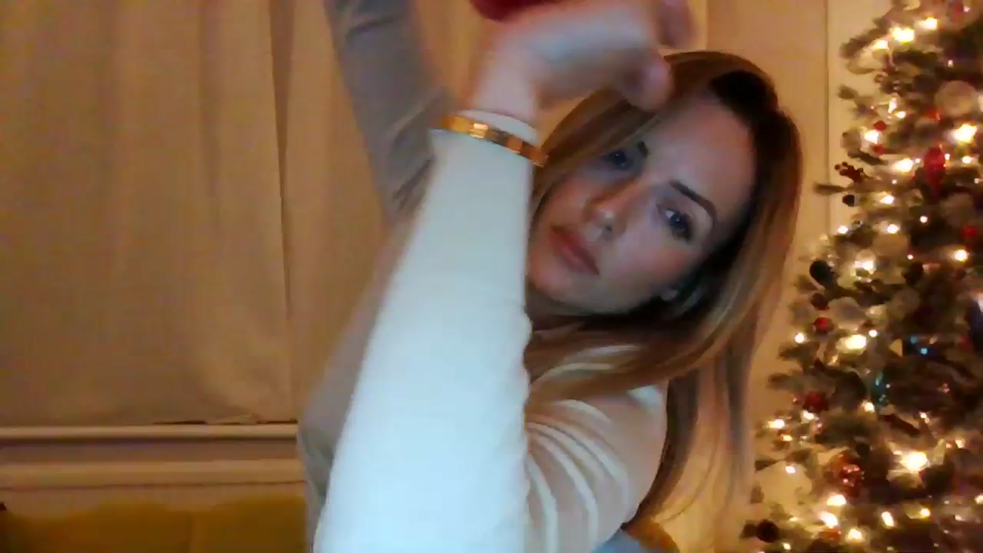 Gallery image thumbnail from Courtney's myfreecams stream on, 11/19/2023, 20:41 image 15 of 20