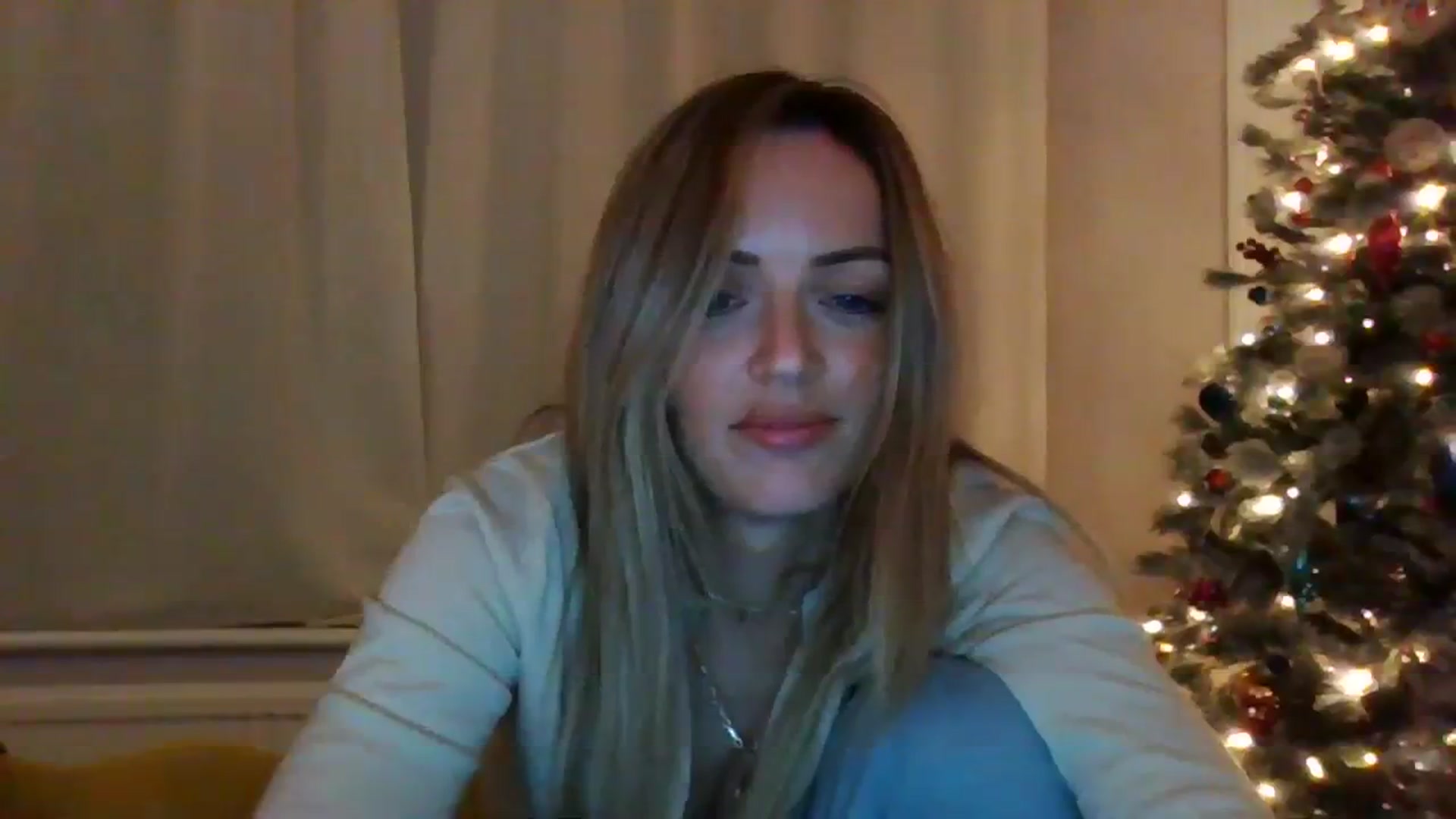 Gallery image thumbnail from Courtney's myfreecams stream on, 11/19/2023, 20:41 image 9 of 20