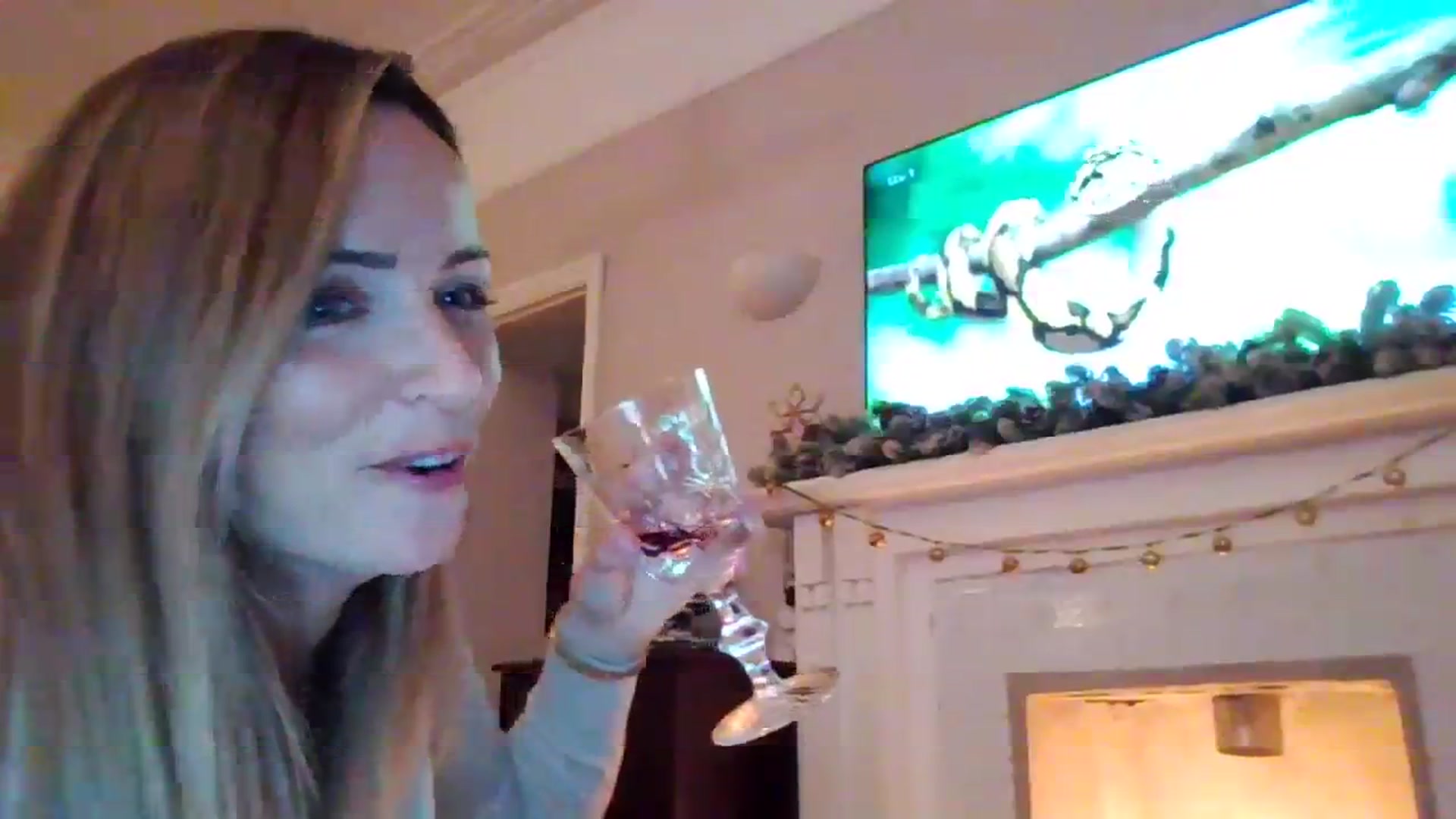 Gallery image thumbnail from Courtney's myfreecams stream on, 11/19/2023, 21:20 image 18 of 20