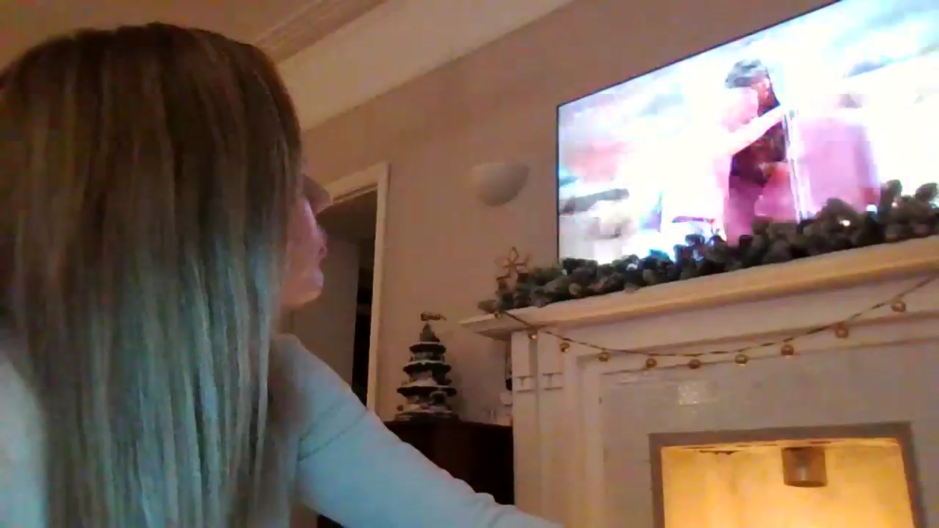Gallery image thumbnail from Courtney's myfreecams stream on, 11/19/2023, 21:20 image 17 of 20