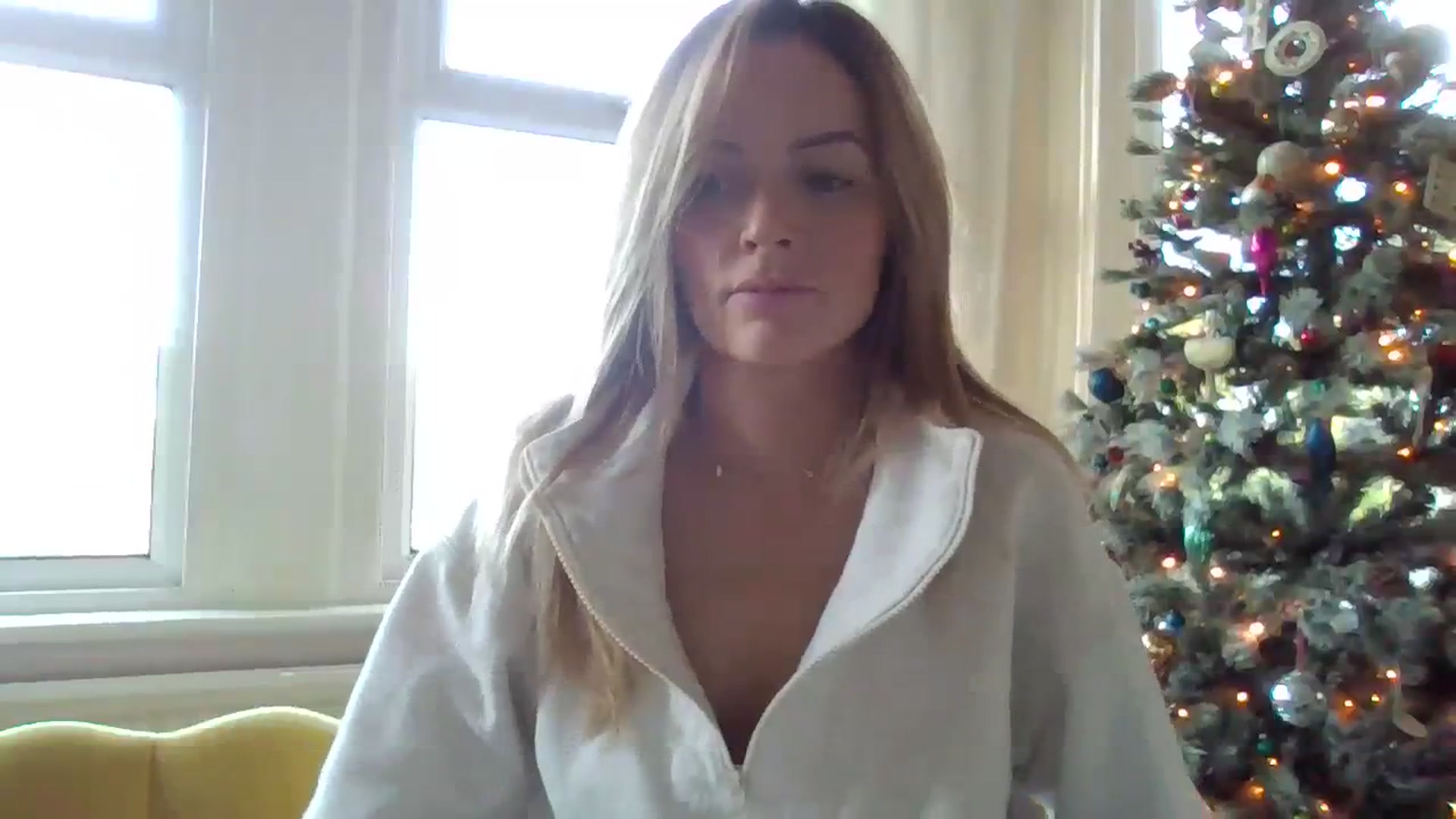 Gallery image thumbnail from Courtney's myfreecams stream on, 11/20/2023, 14:20 image 15 of 20