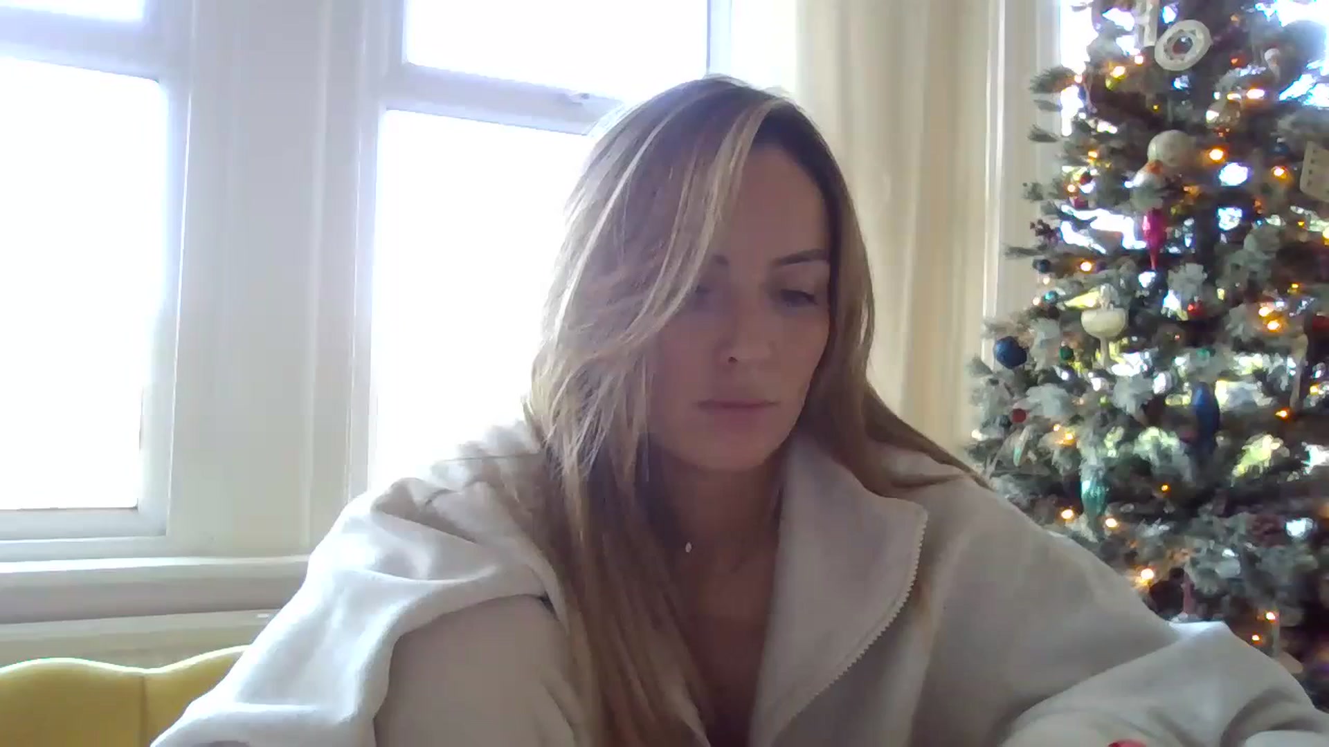 Gallery image thumbnail from Courtney's myfreecams stream on, 11/20/2023, 14:20 image 9 of 20