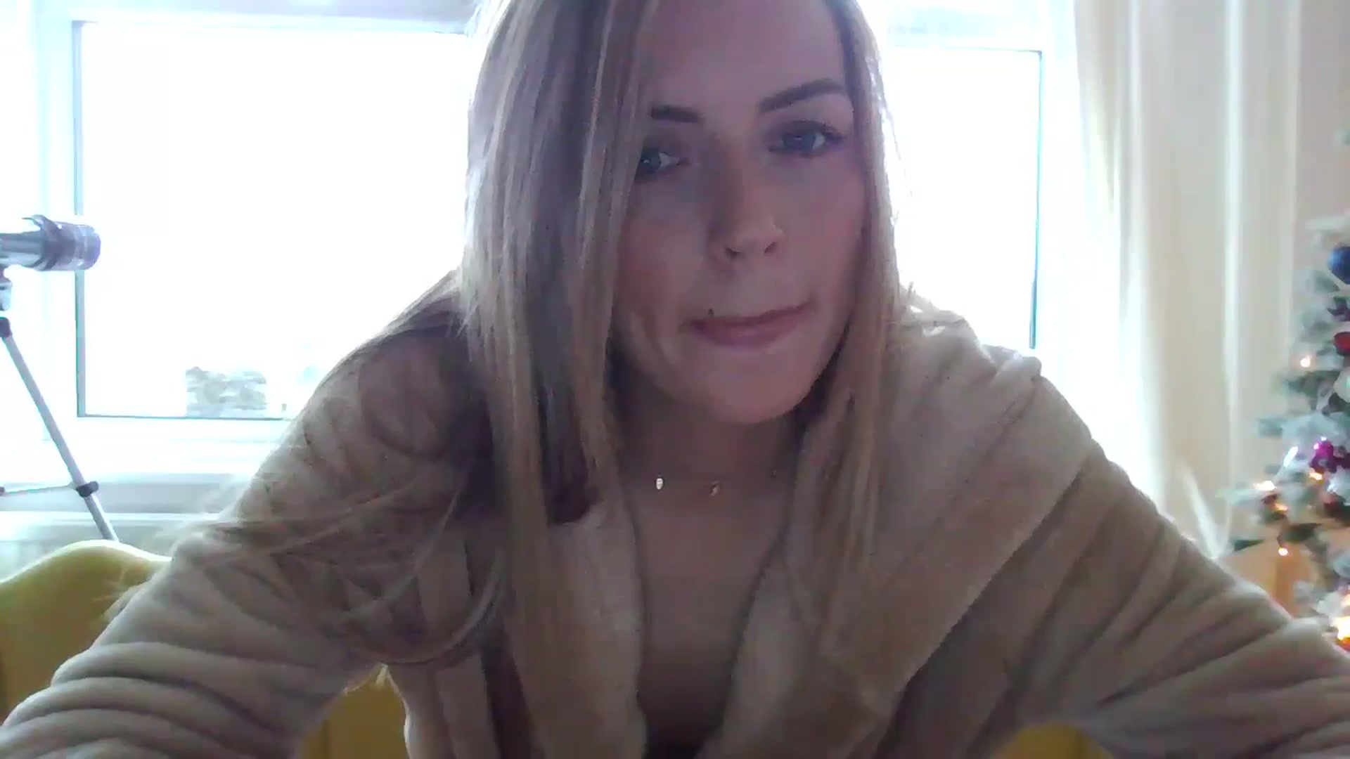 Gallery image thumbnail from Courtney's myfreecams stream on, 11/22/2023, 10:52 image 12 of 20