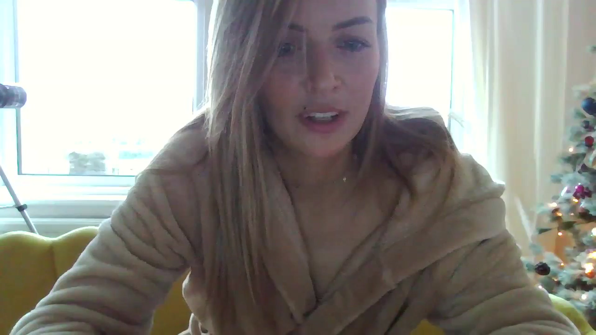 Gallery image thumbnail from Courtney's myfreecams stream on, 11/22/2023, 10:52 image 4 of 20