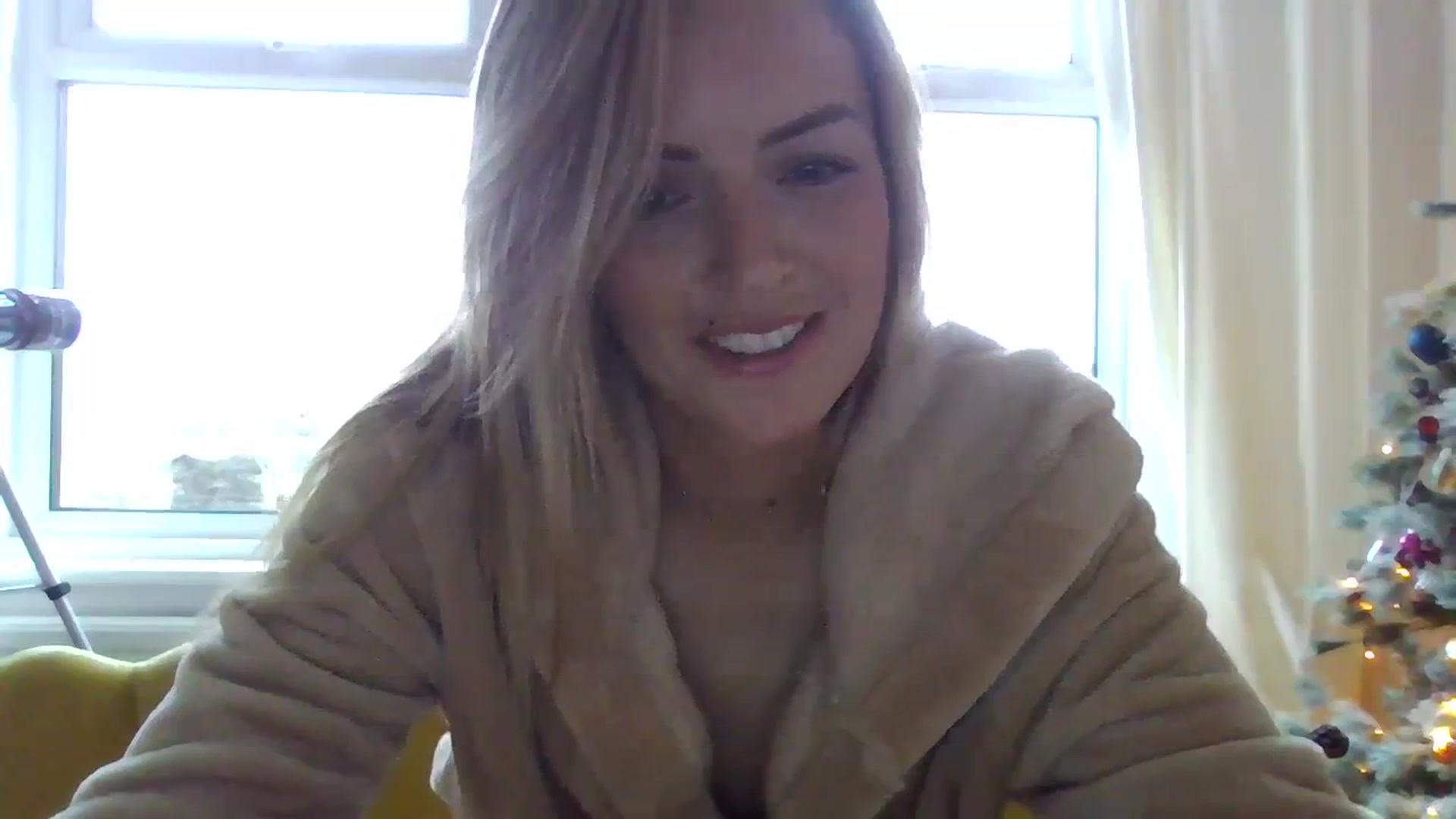 Gallery image thumbnail from Courtney's myfreecams stream on, 11/22/2023, 10:52 image 8 of 20