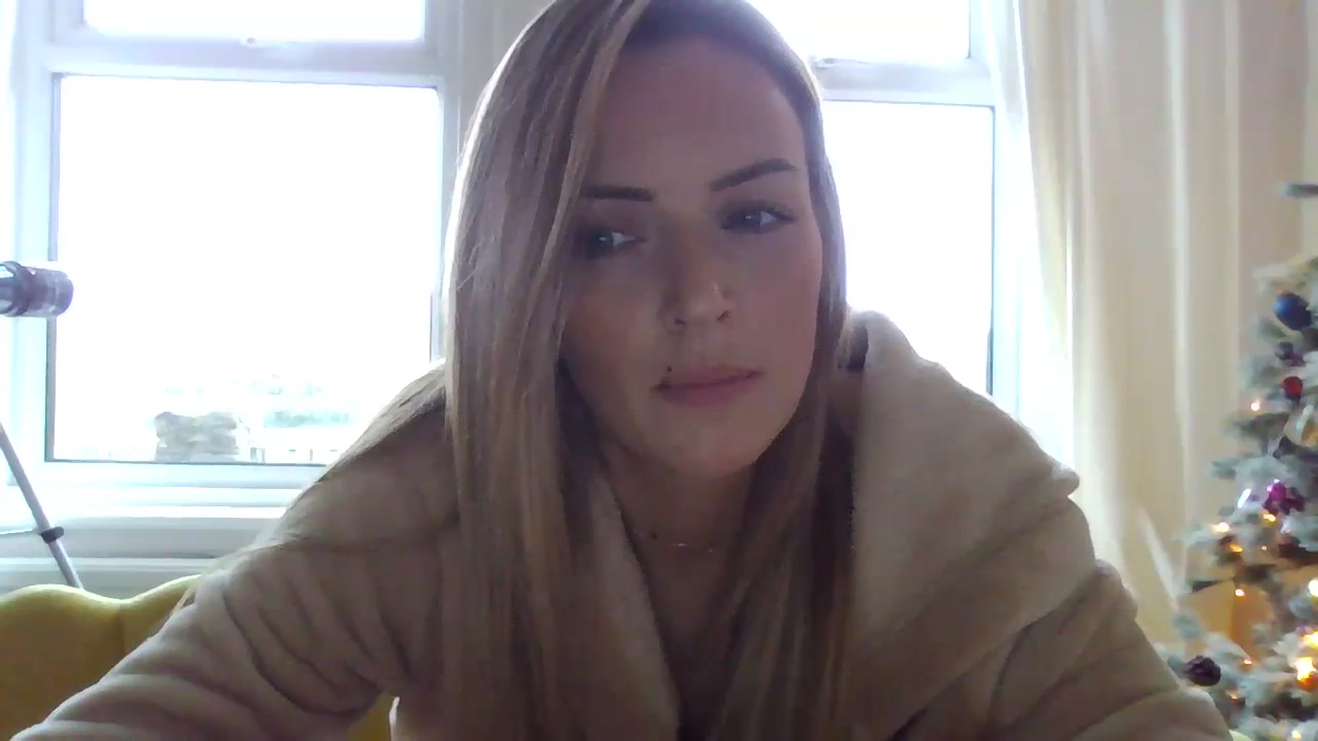 Gallery image thumbnail from Courtney's myfreecams stream on, 11/22/2023, 10:52 image 6 of 20
