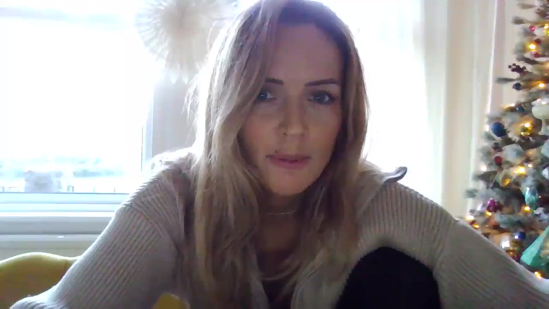 Gallery image thumbnail from Courtney's myfreecams stream on, 11/27/2023, 14:04 image 2 of 20