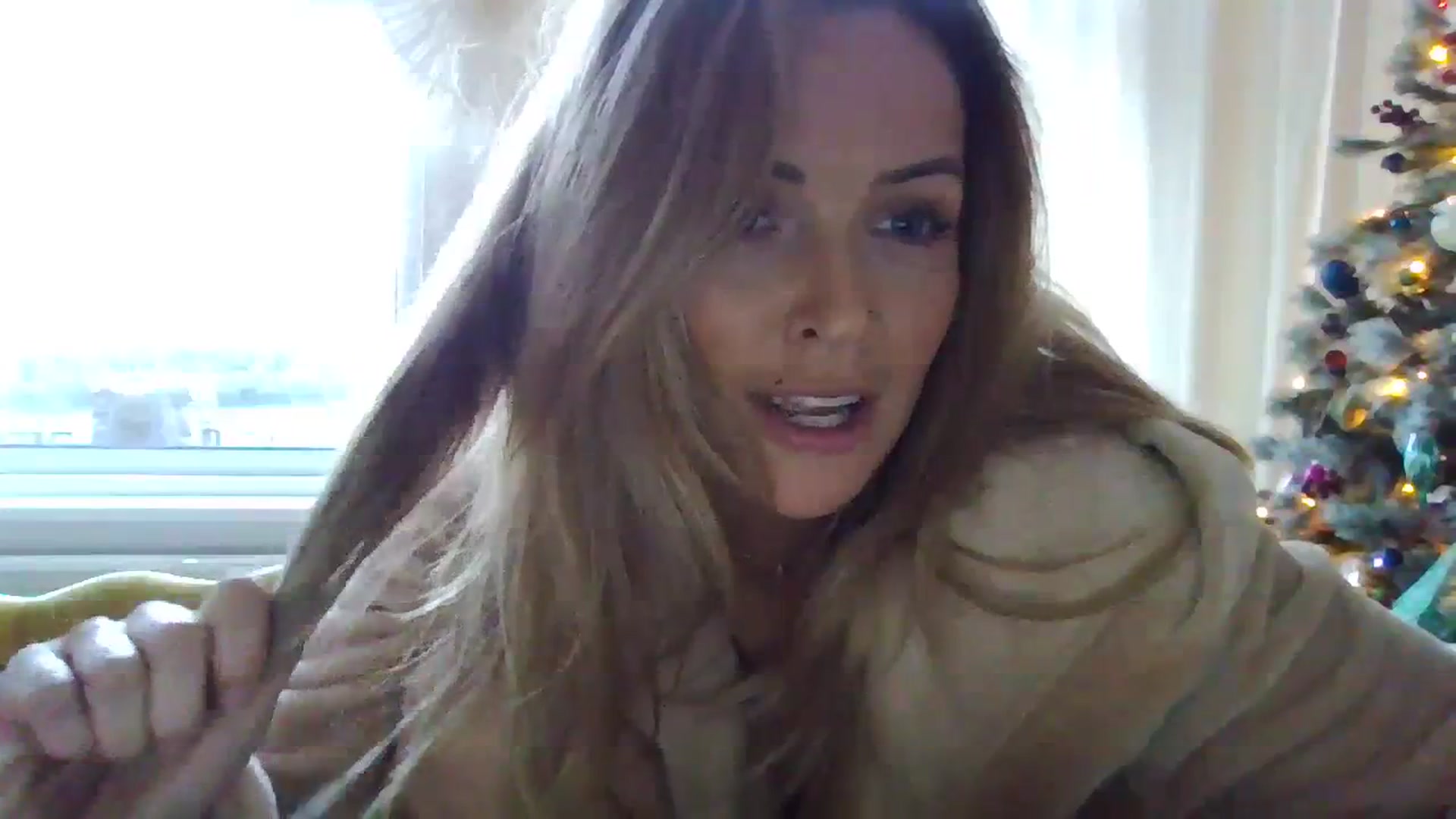 Gallery image thumbnail from Courtney's myfreecams stream on, 11/27/2023, 14:04 image 18 of 20