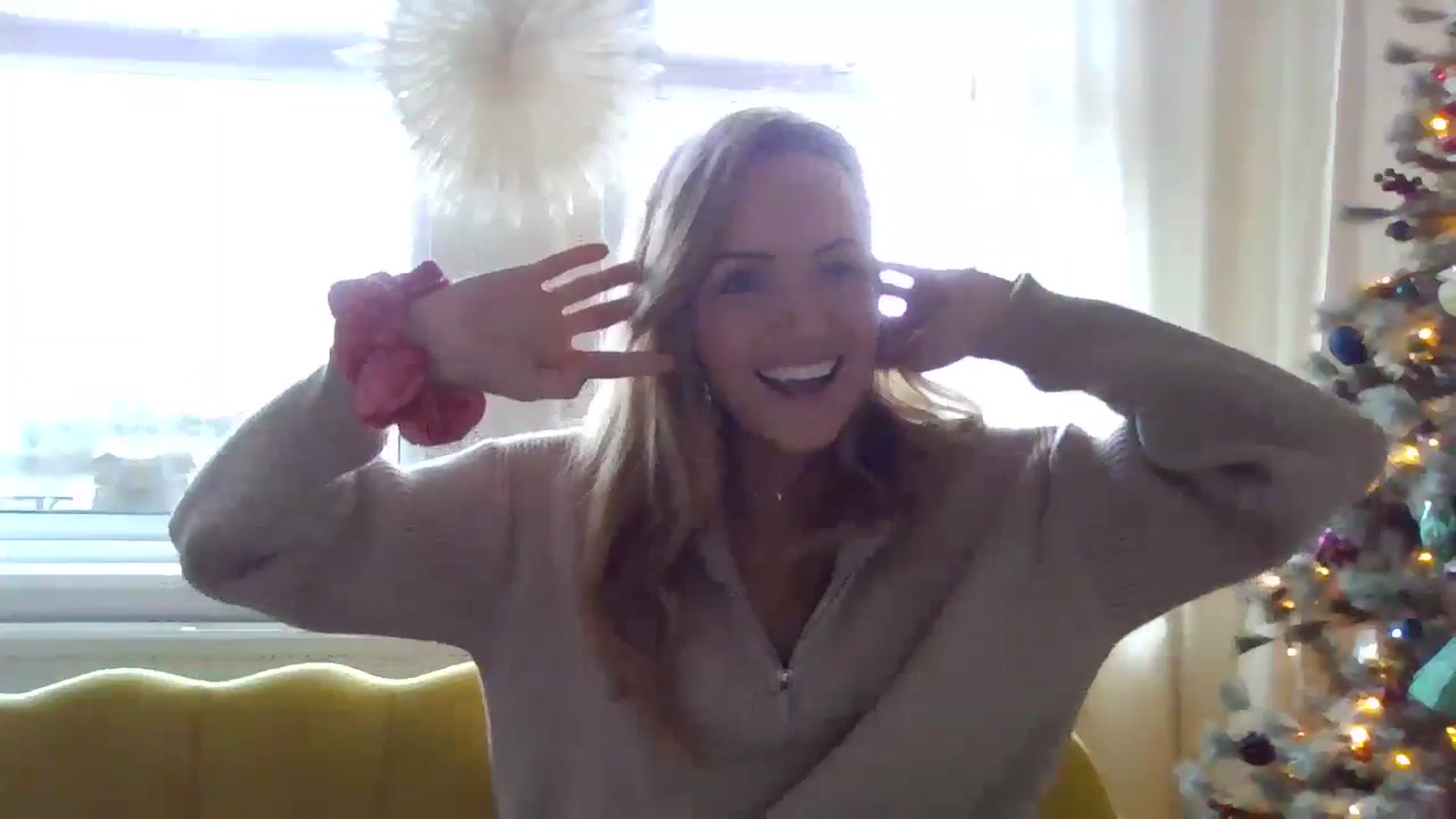 Gallery image thumbnail from Courtney's myfreecams stream on, 11/27/2023, 14:04 image 8 of 20