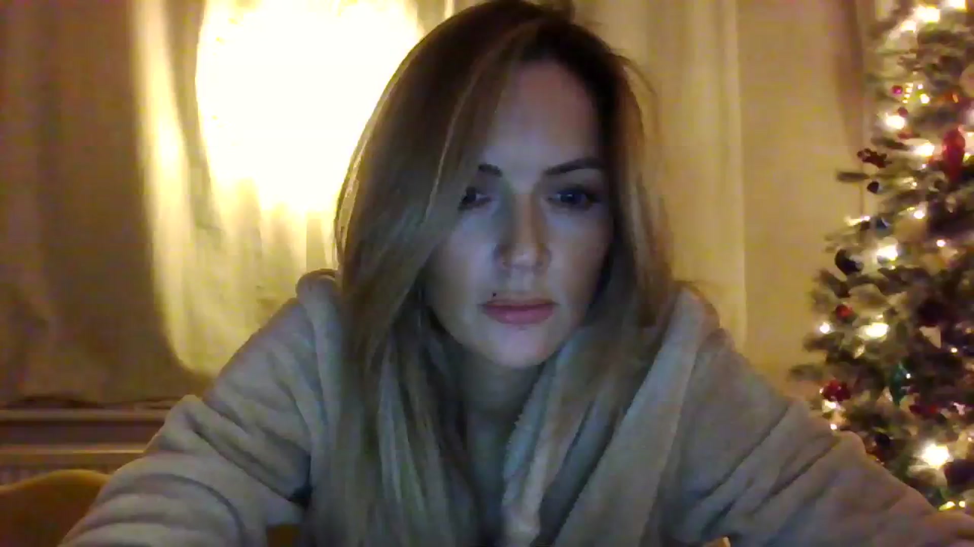 Gallery image thumbnail from Courtney's myfreecams stream on, 12/01/2023, 22:58 image 8 of 20