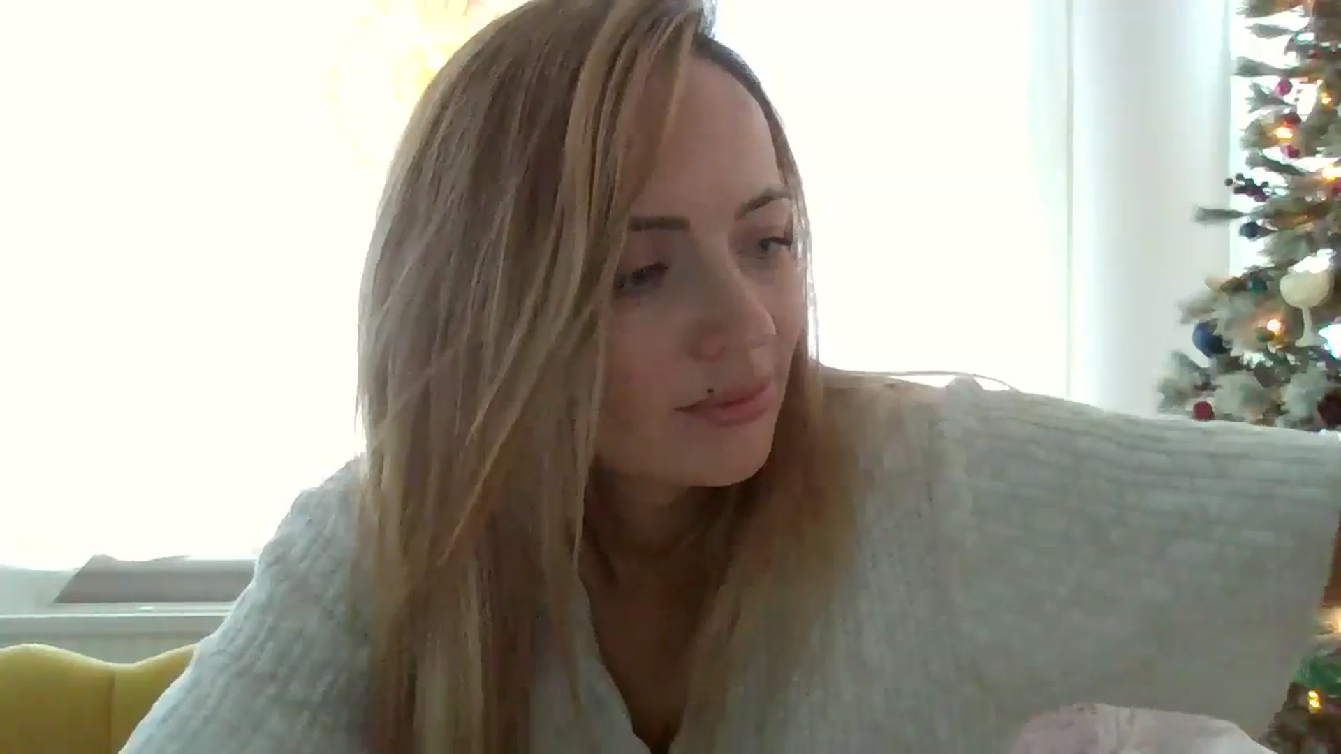 Gallery image thumbnail from Courtney's myfreecams stream on, 12/02/2023, 13:18 image 15 of 20