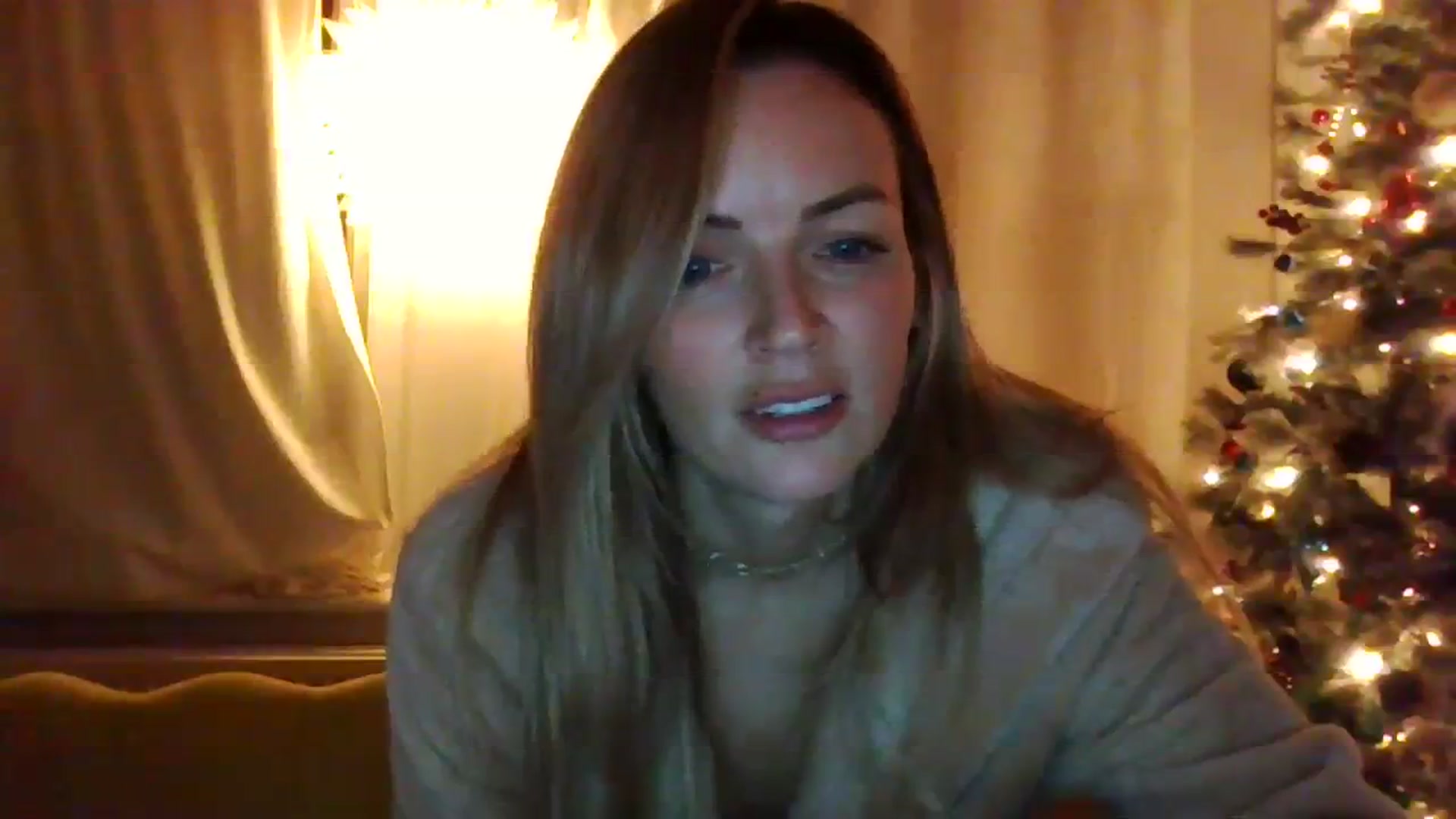 Gallery image thumbnail from Courtney's myfreecams stream on, 12/04/2023, 22:16 image 2 of 20