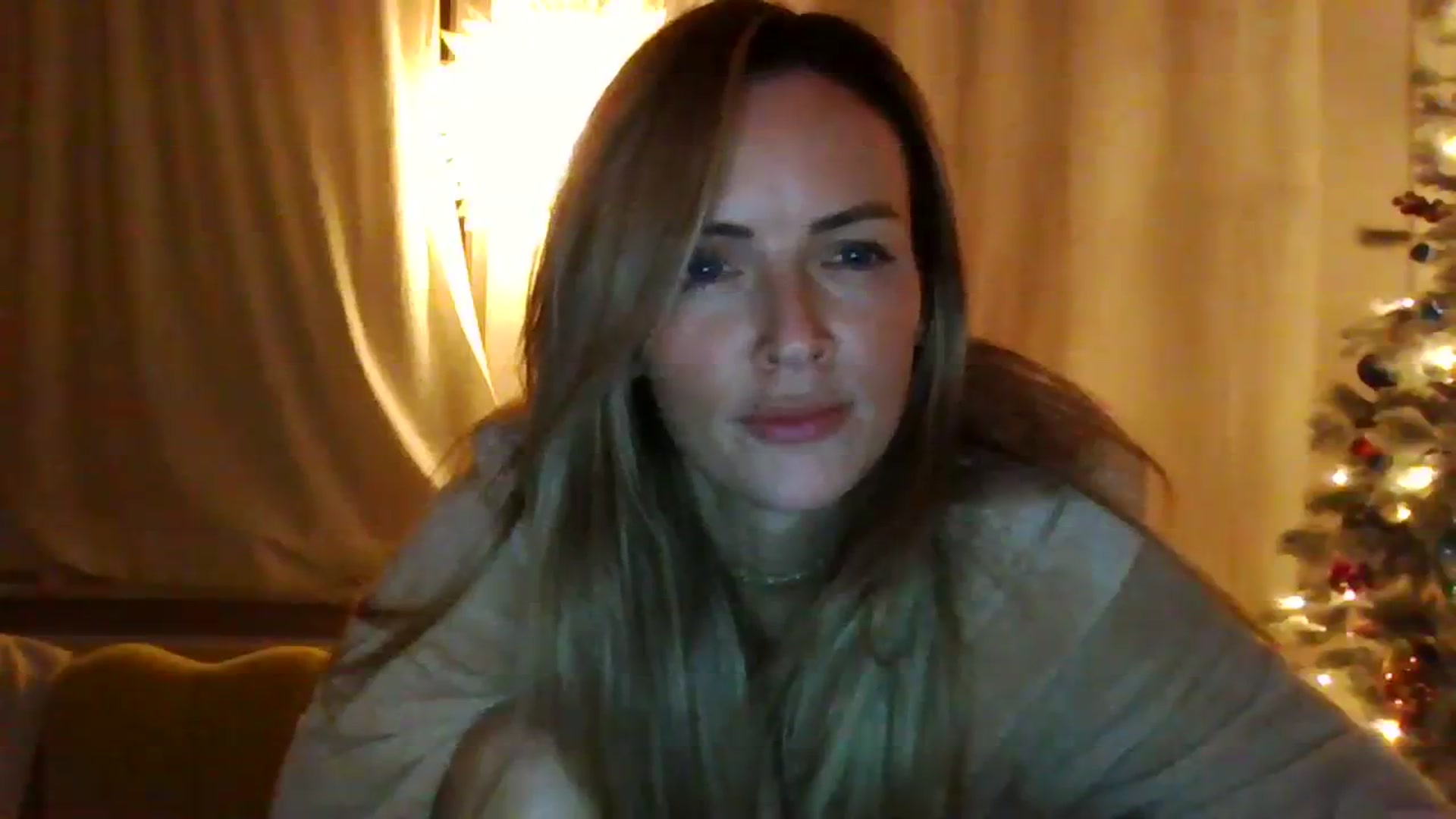 Gallery image thumbnail from Courtney's myfreecams stream on, 12/04/2023, 22:16 image 10 of 20