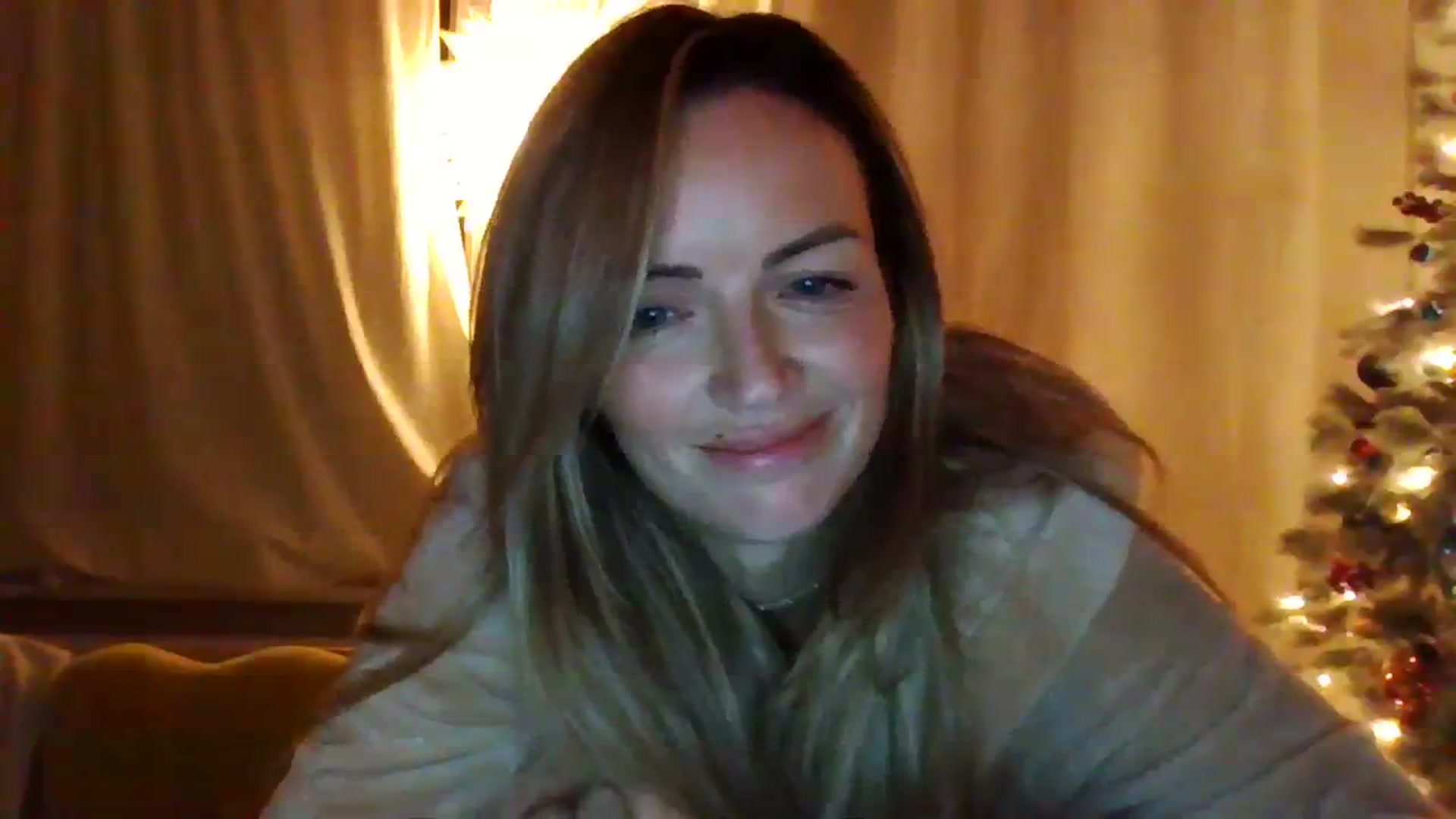 Gallery image thumbnail from Courtney's myfreecams stream on, 12/04/2023, 22:16 image 9 of 20