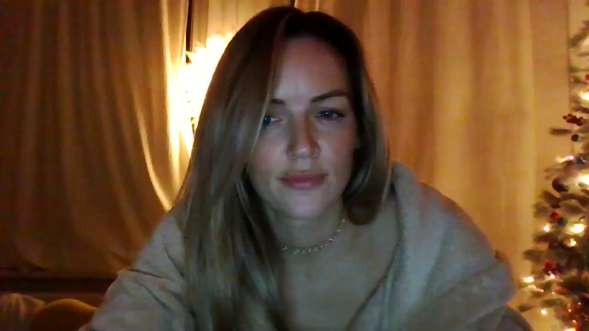 Gallery image thumbnail from Courtney's myfreecams stream on, 12/04/2023, 22:16 image 14 of 20