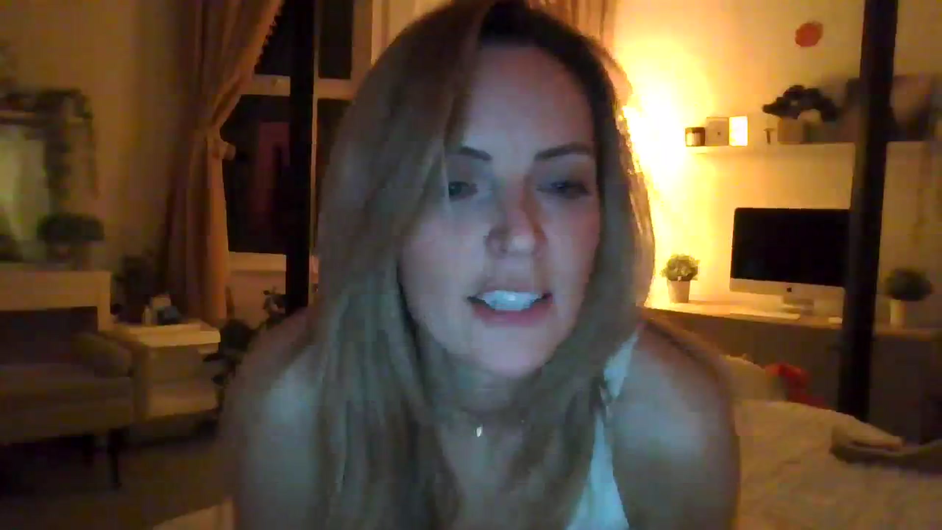 Gallery image thumbnail from Courtney's myfreecams stream on, 12/06/2023, 03:25 image 7 of 20