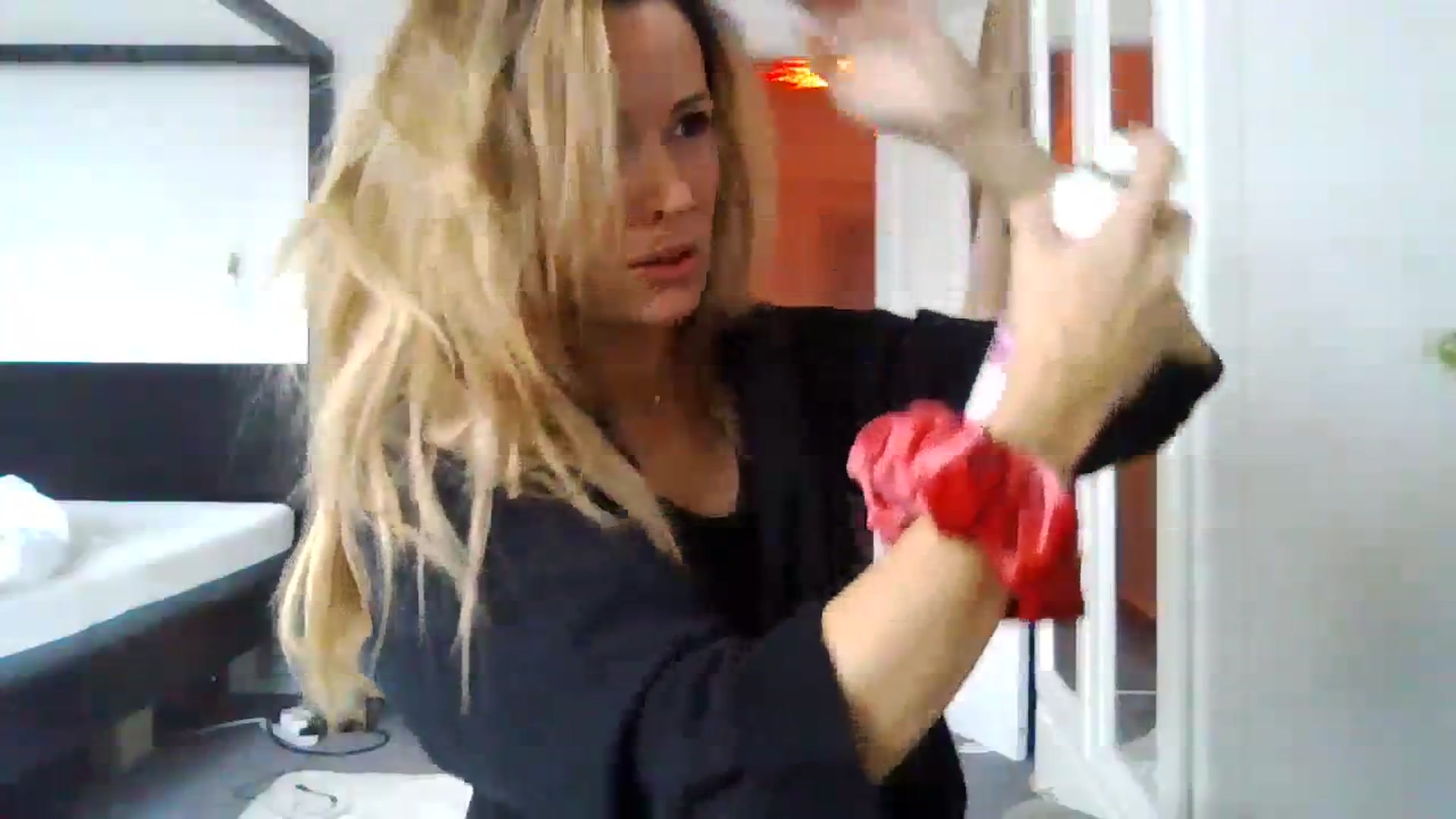 Gallery image thumbnail from Courtney's myfreecams stream on, 12/06/2023, 11:19 image 12 of 20