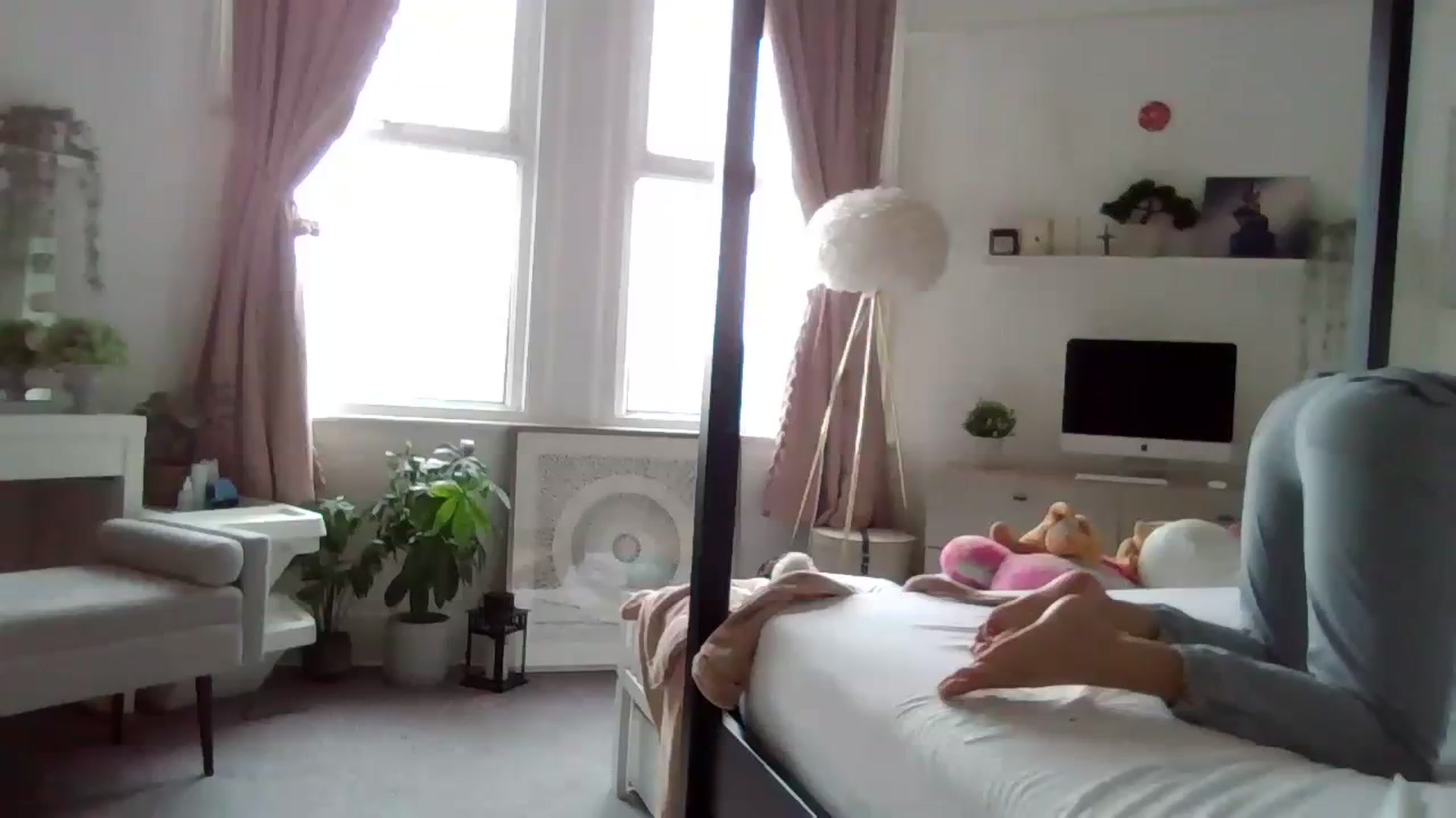 Gallery image thumbnail from Courtney's myfreecams stream on, 12/06/2023, 11:19 image 7 of 20