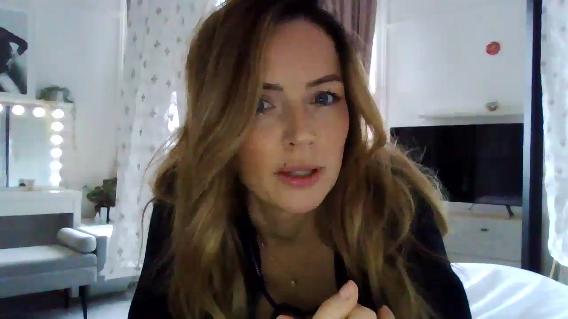 Gallery image thumbnail from Courtney's myfreecams stream on, 01/17/2024, 11:03 image 12 of 20