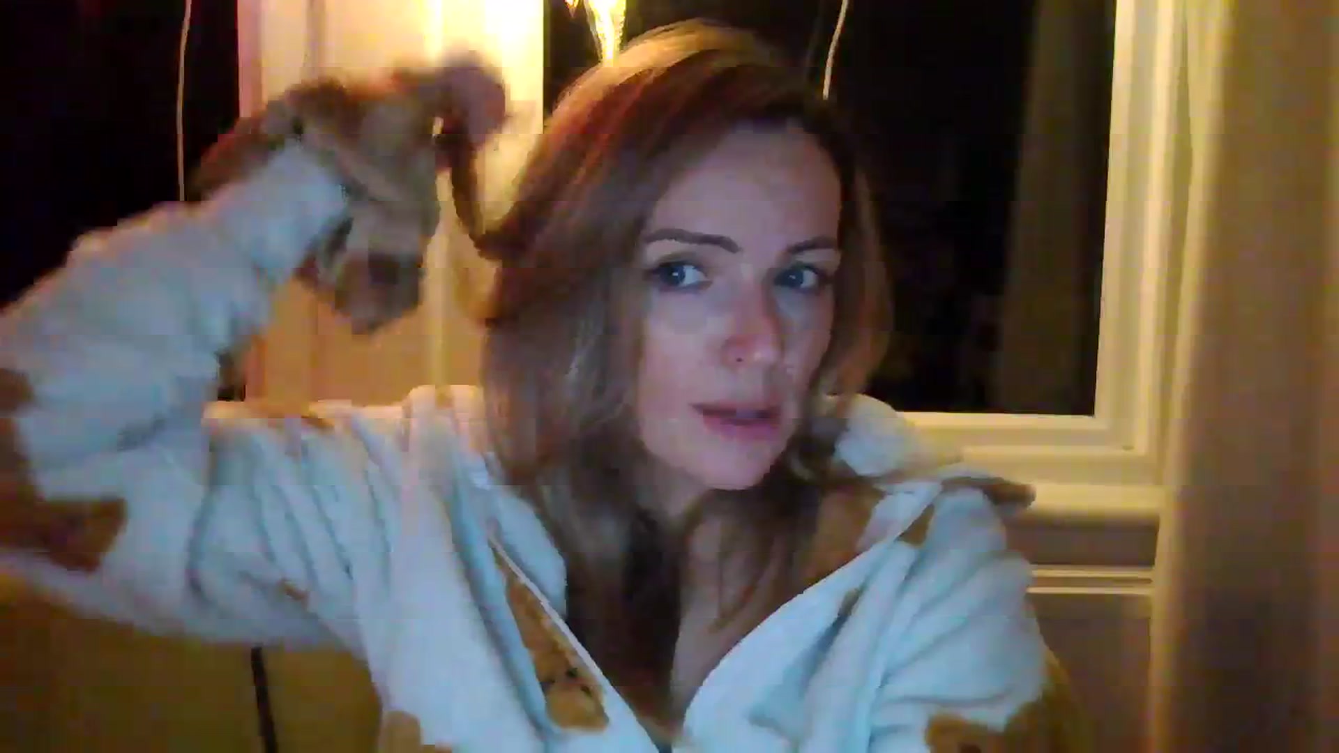Gallery image thumbnail from Courtney's myfreecams stream on, 01/22/2024, 24:27 image 18 of 20