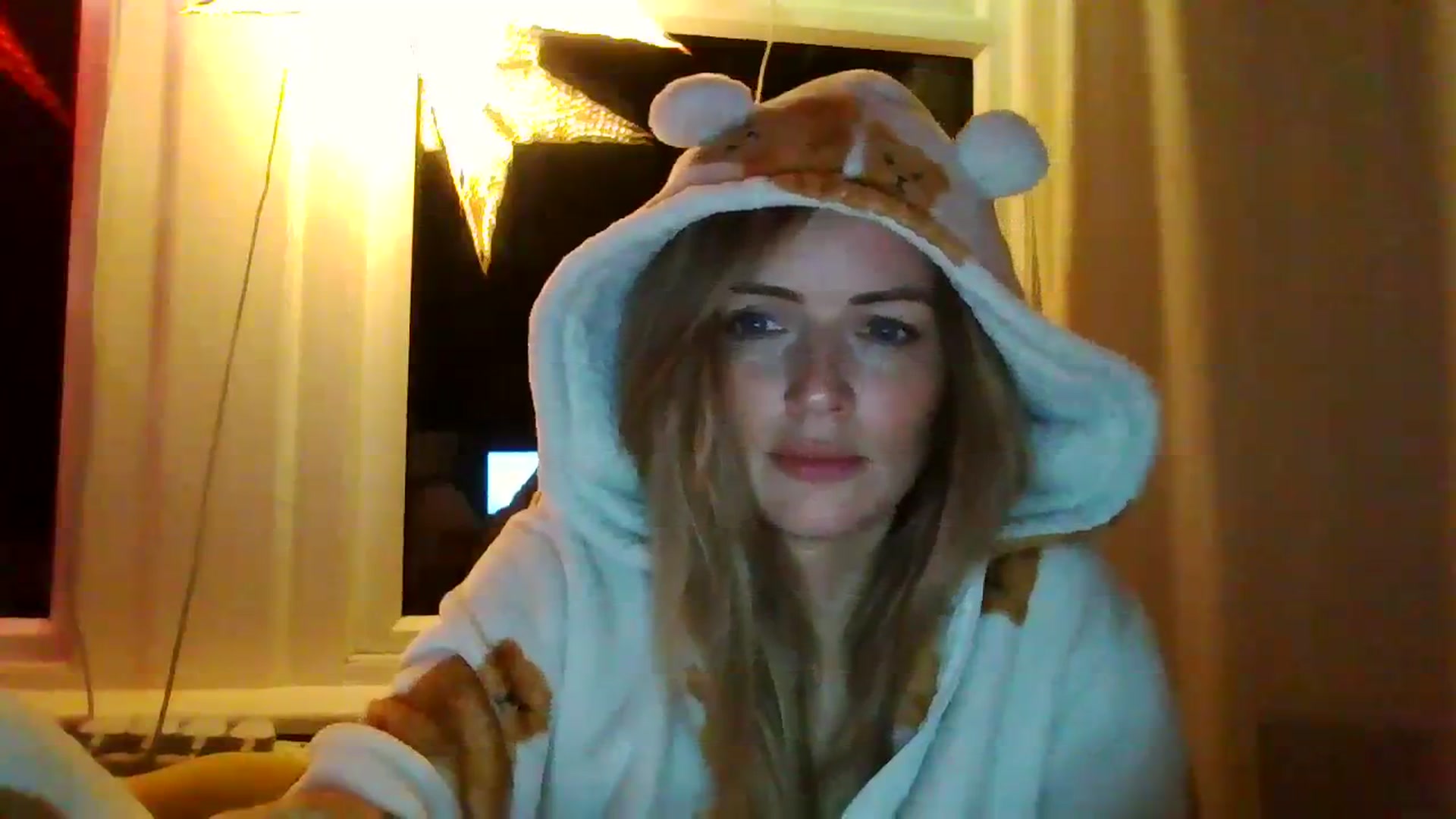 Gallery image thumbnail from Courtney's myfreecams stream on, 01/22/2024, 24:27 image 4 of 20