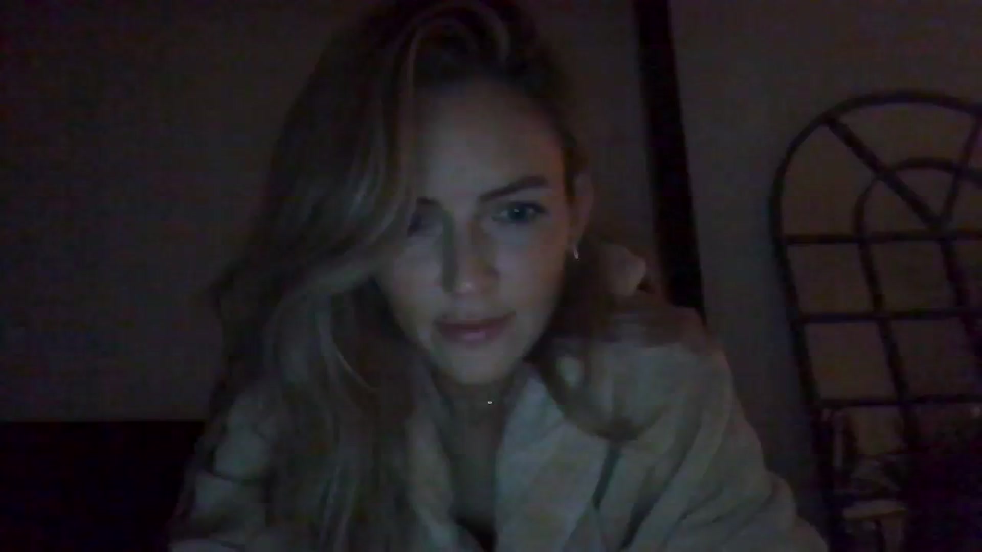 Gallery image thumbnail from Courtney's myfreecams stream on, 02/01/2024, 01:03 image 13 of 20