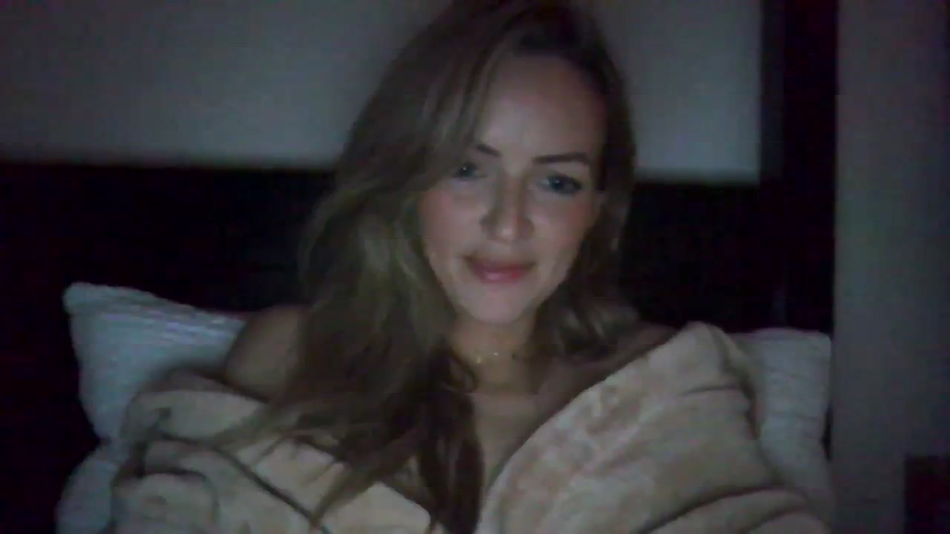 Gallery image thumbnail from Courtney's myfreecams stream on, 02/01/2024, 01:03 image 4 of 20