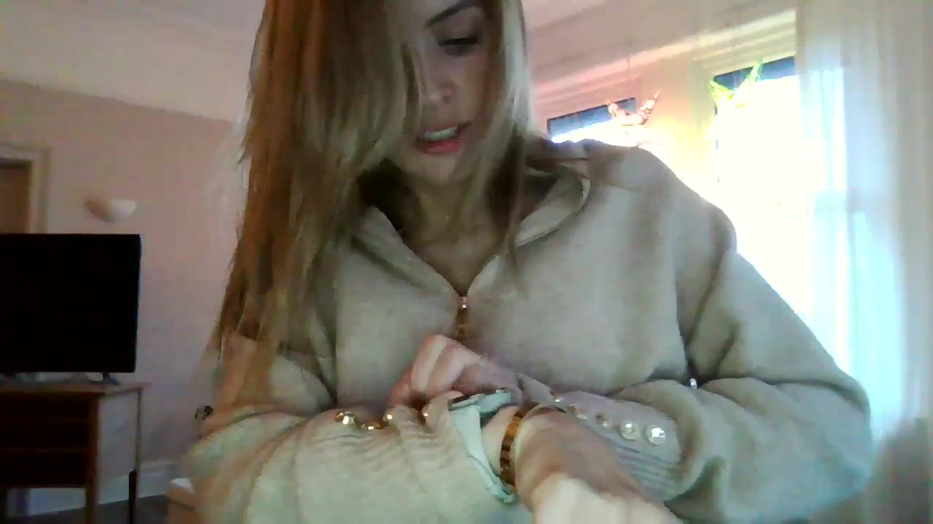 Gallery image thumbnail from Courtney's myfreecams stream on, 02/09/2024, 17:18 image 16 of 20
