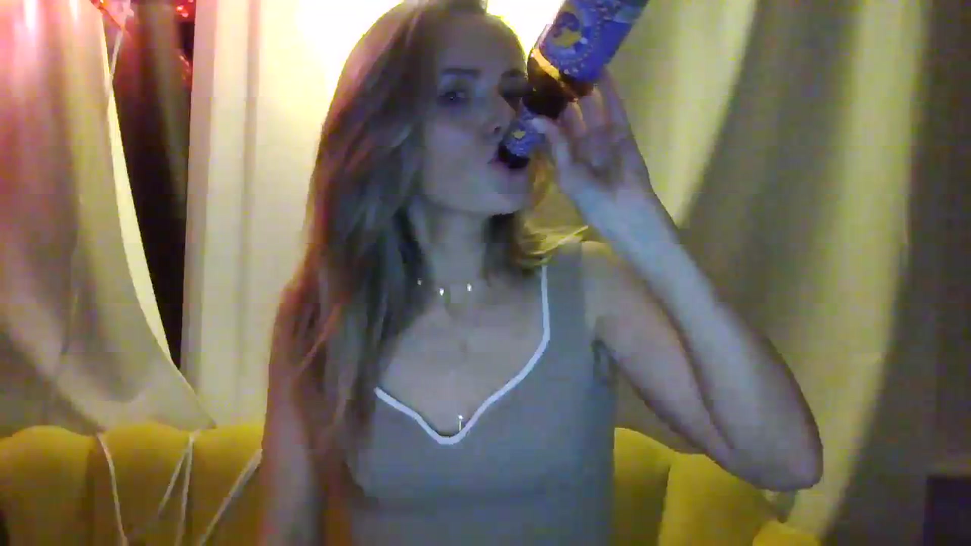 Gallery image thumbnail from Courtney's myfreecams stream on, 02/09/2024, 21:30 image 16 of 20