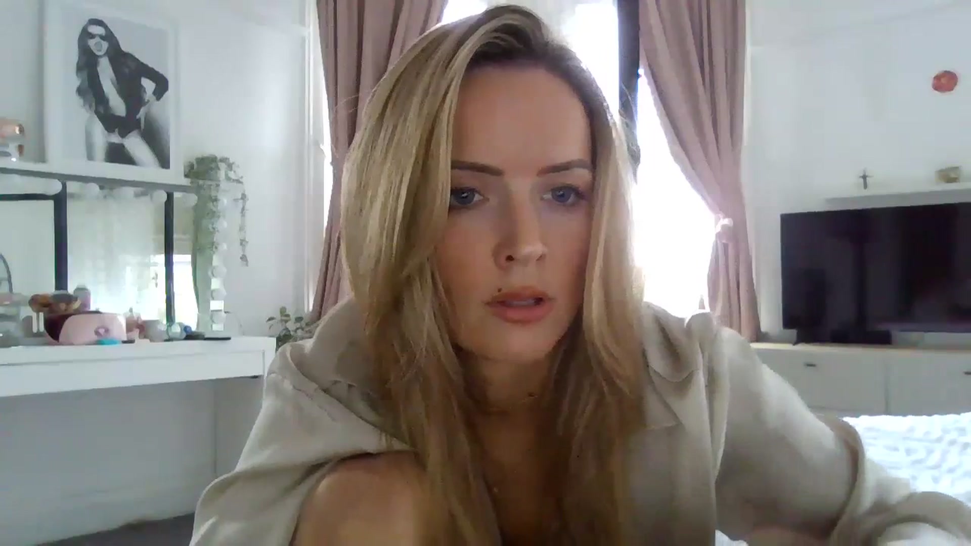 Gallery image thumbnail from Courtney's myfreecams stream on, 02/14/2024, 12:14 image 16 of 20