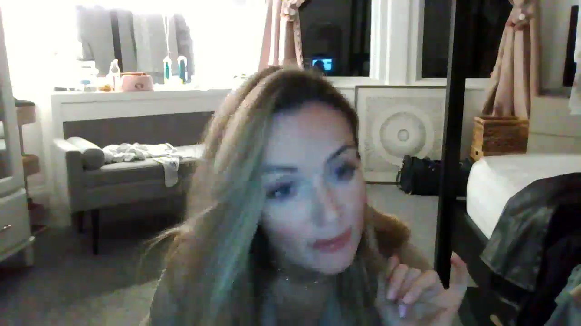 Gallery image thumbnail from Courtney's myfreecams stream on, 02/24/2024, 19:21 image 18 of 20