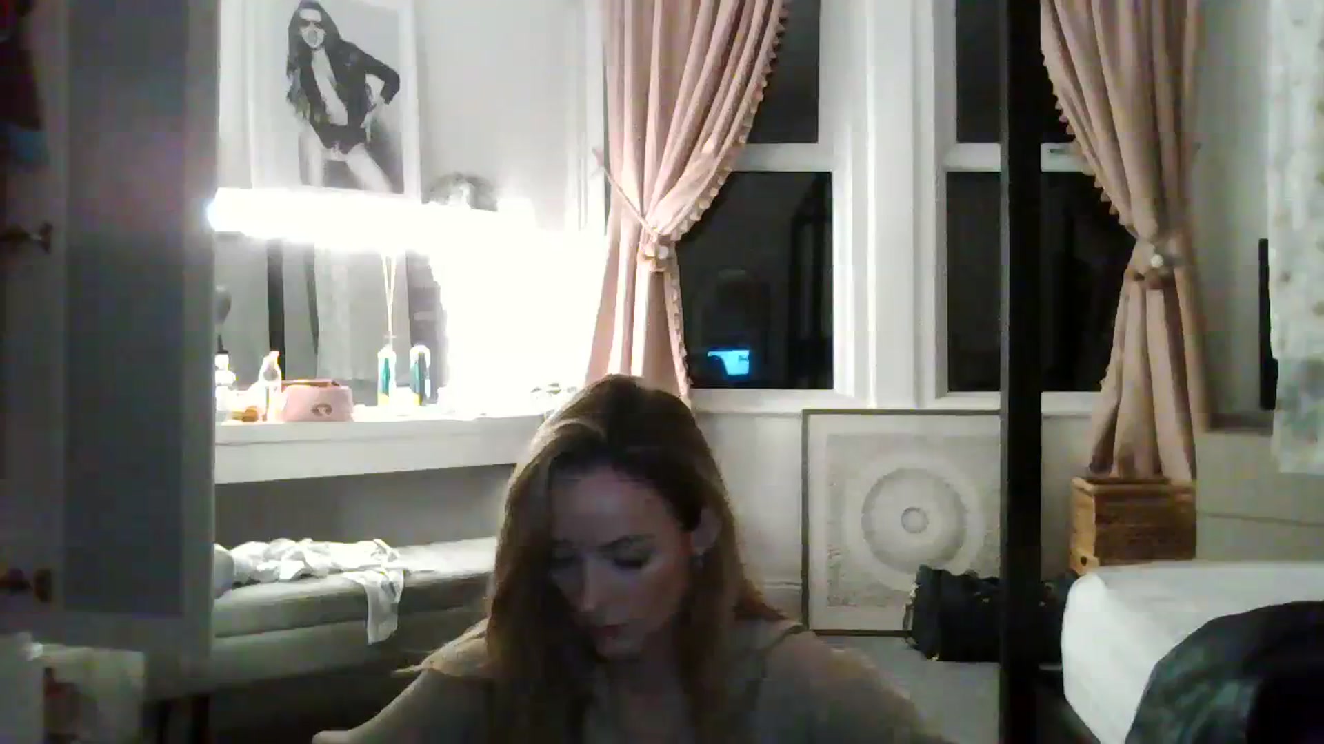 Gallery image thumbnail from Courtney's myfreecams stream on, 02/24/2024, 19:21 image 13 of 20