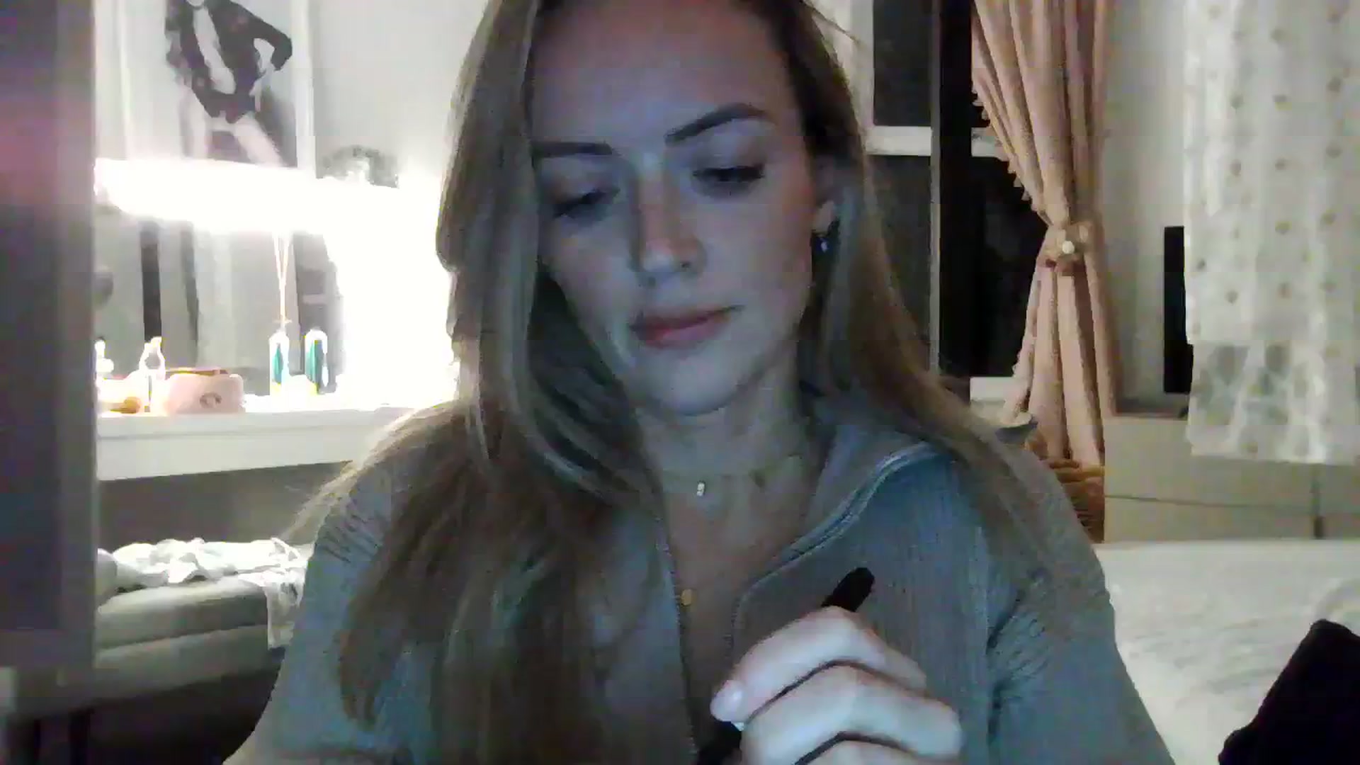 Gallery image thumbnail from Courtney's myfreecams stream on, 02/24/2024, 19:21 image 6 of 20