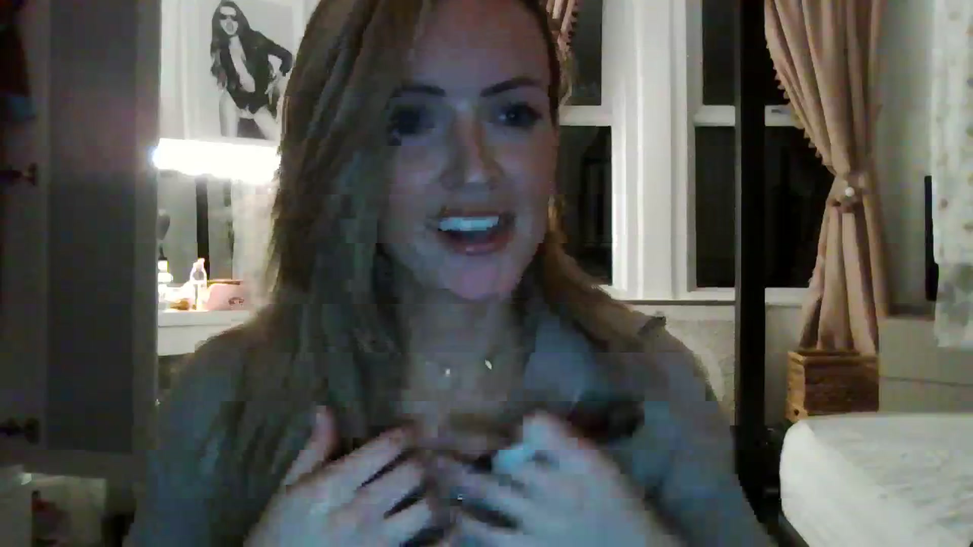 Gallery image thumbnail from Courtney's myfreecams stream on, 02/24/2024, 19:21 image 8 of 20