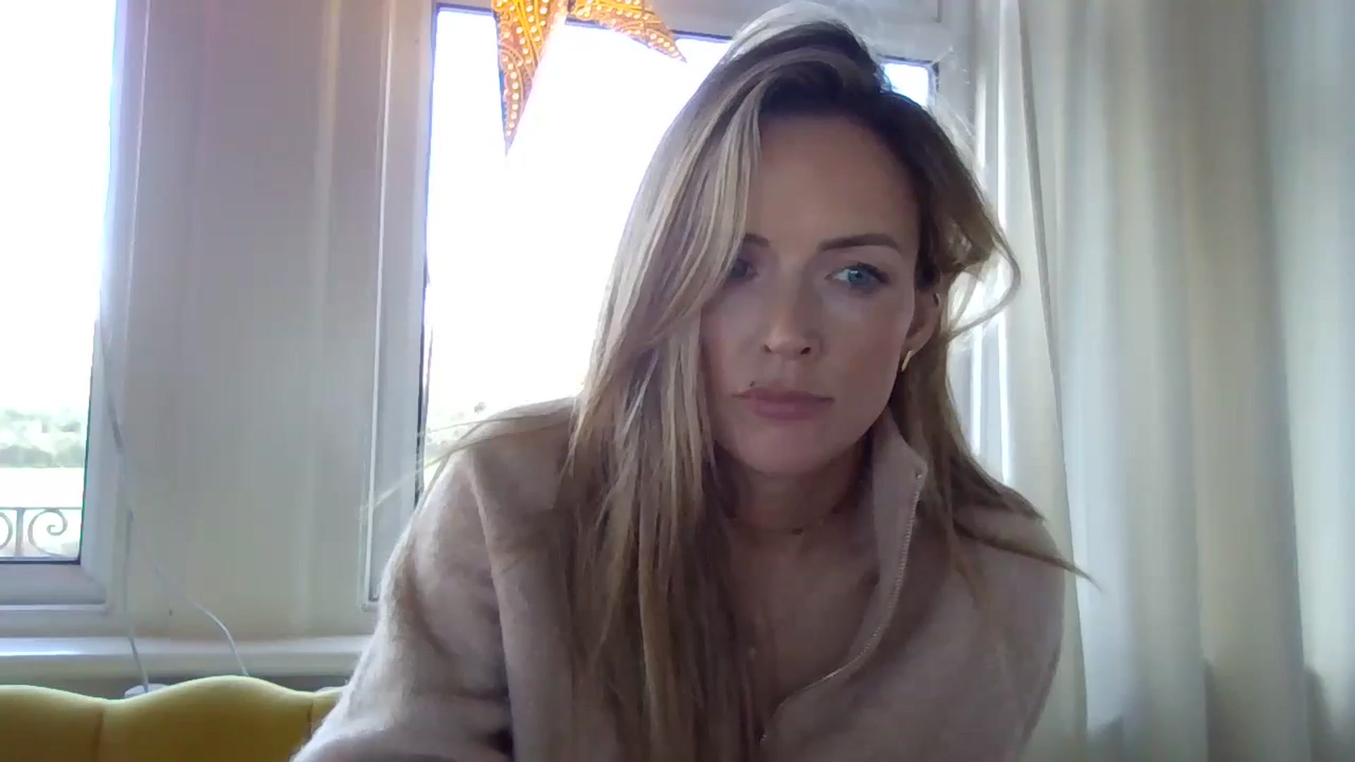 Gallery image thumbnail from Courtney's myfreecams stream on, 02/26/2024, 14:19 image 14 of 20