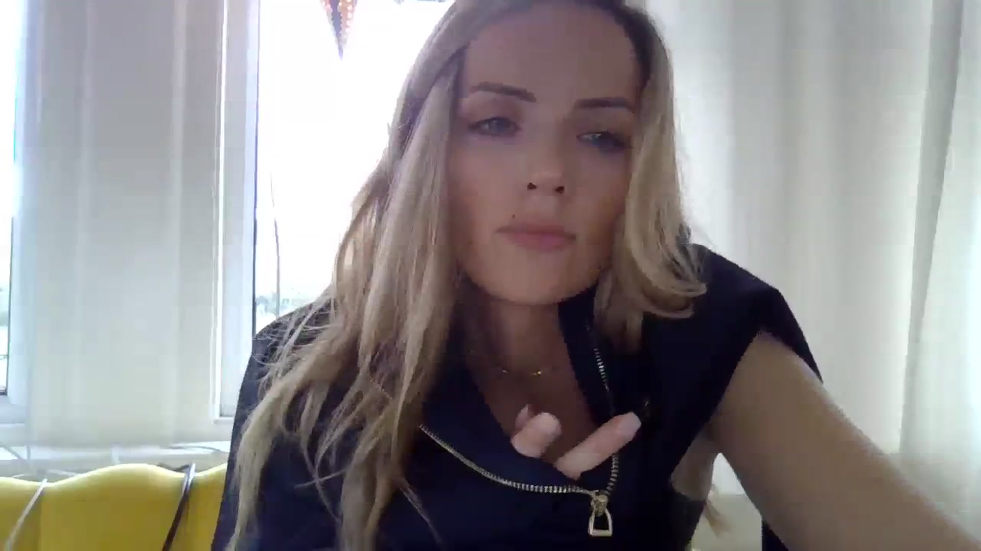 Gallery image thumbnail from Courtney's myfreecams stream on, 03/23/2024, 12:35 image 10 of 20