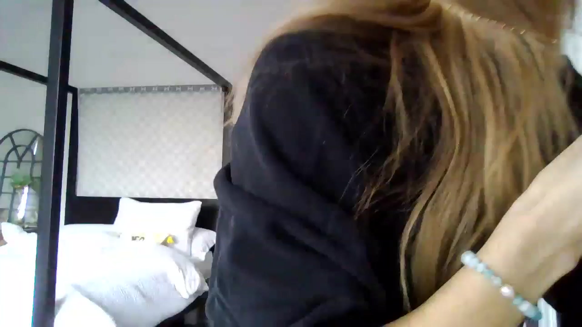 Gallery image thumbnail from Courtney's myfreecams stream on, 03/26/2024, 07:23 image 19 of 20
