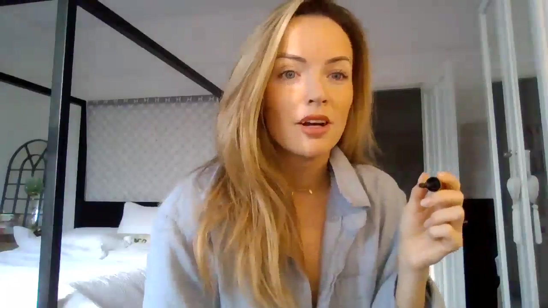 Gallery image thumbnail from Courtney's myfreecams stream on, 03/26/2024, 07:23 image 14 of 20