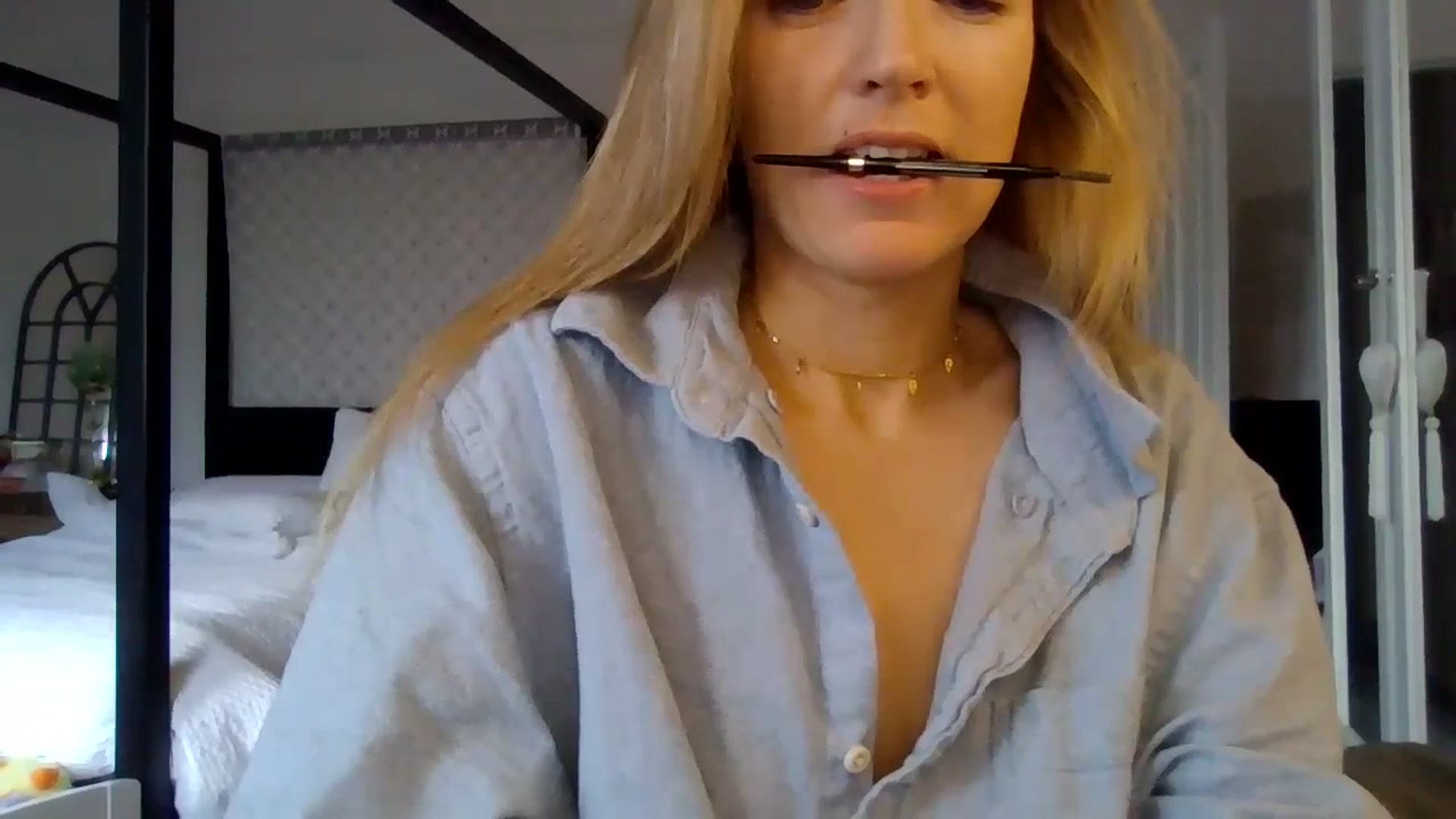 Gallery image thumbnail from Courtney's myfreecams stream on, 03/26/2024, 07:23 image 3 of 20