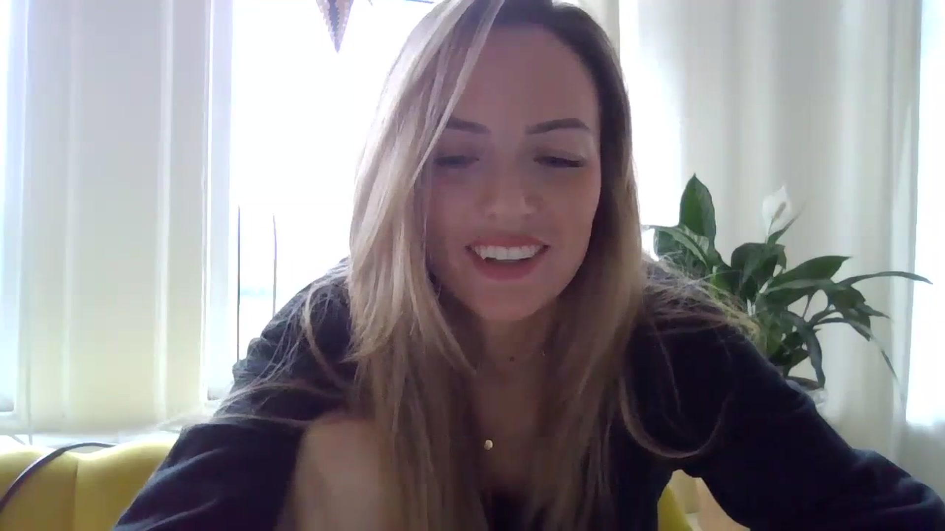 Gallery image thumbnail from Courtney's myfreecams stream on, 03/26/2024, 09:10 image 4 of 20