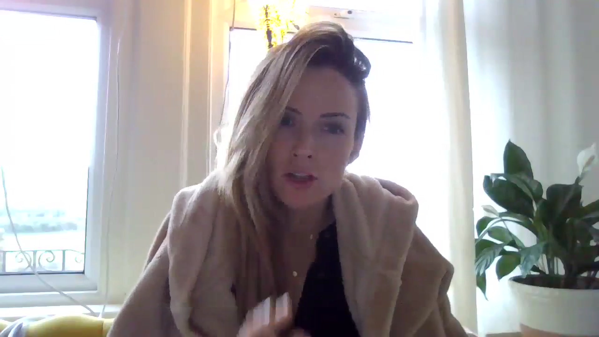 Gallery image thumbnail from Courtney's myfreecams stream on, 03/26/2024, 16:25 image 15 of 20