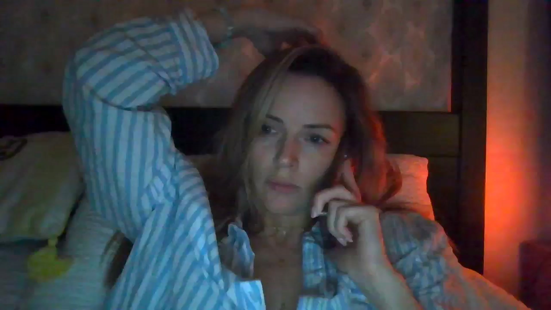 Gallery image thumbnail from Courtney's myfreecams stream on, 03/26/2024, 22:22 image 5 of 20
