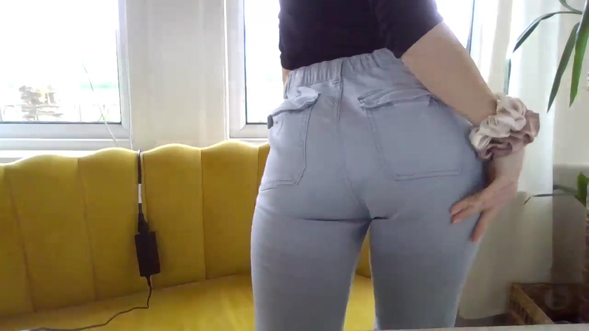 Gallery image thumbnail from Courtney's myfreecams stream on, 04/13/2024, 13:01 image 17 of 20