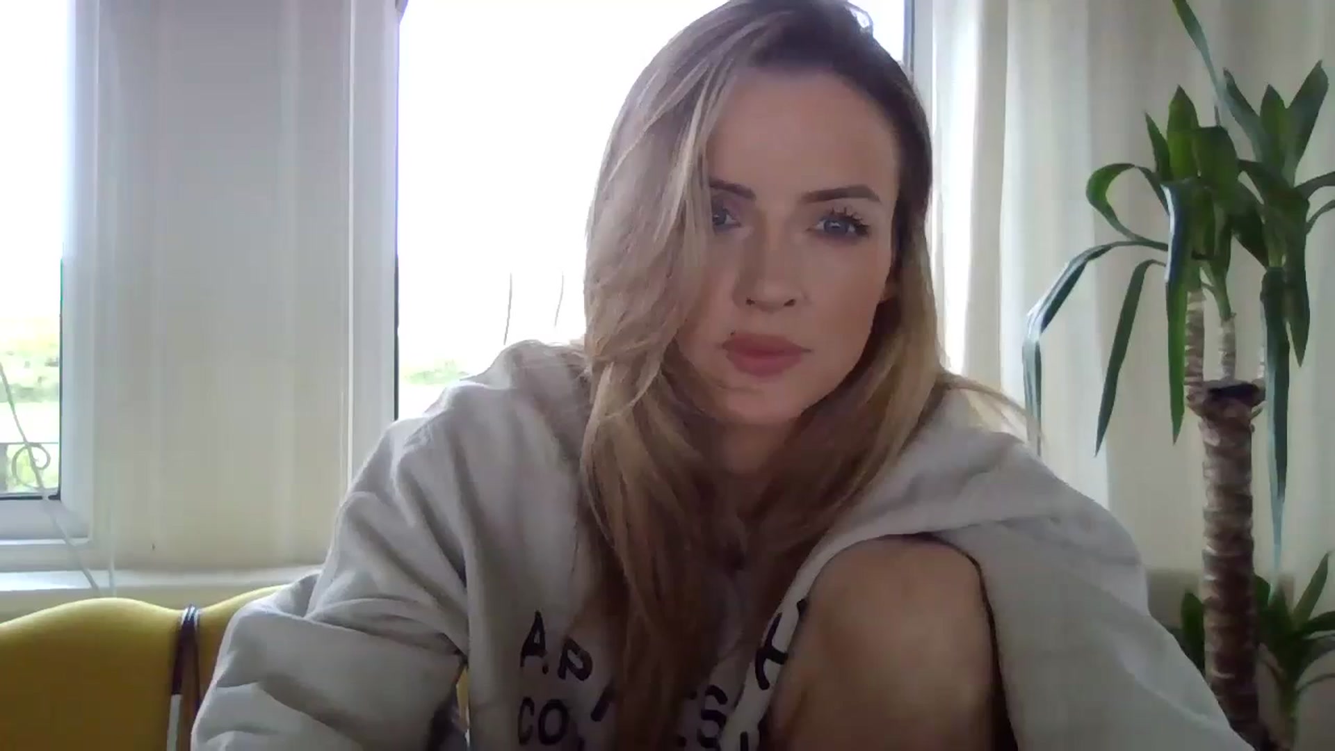 Gallery image thumbnail from Courtney's myfreecams stream on, 04/14/2024, 18:27 image 3 of 20