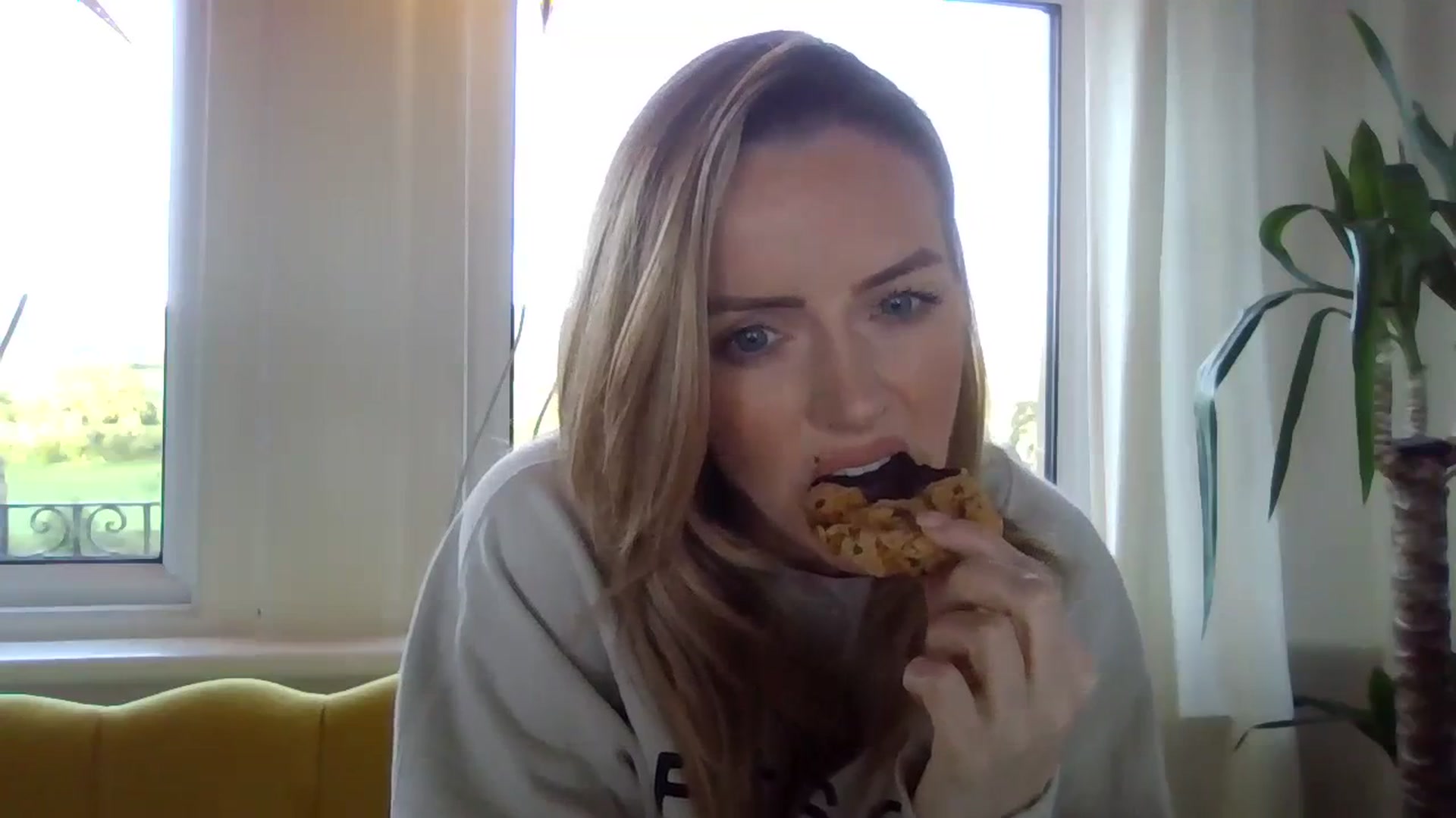 Gallery image thumbnail from Courtney's myfreecams stream on, 04/14/2024, 18:27 image 19 of 20