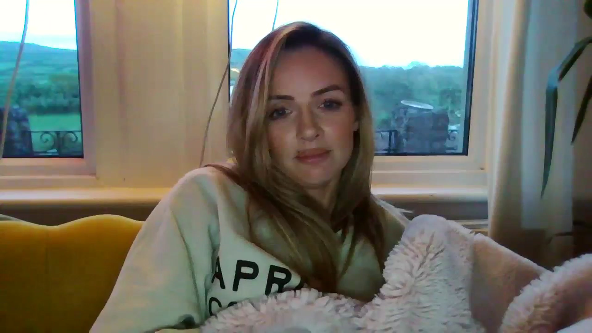 Gallery image thumbnail from Courtney's myfreecams stream on, 04/14/2024, 19:20 image 10 of 20