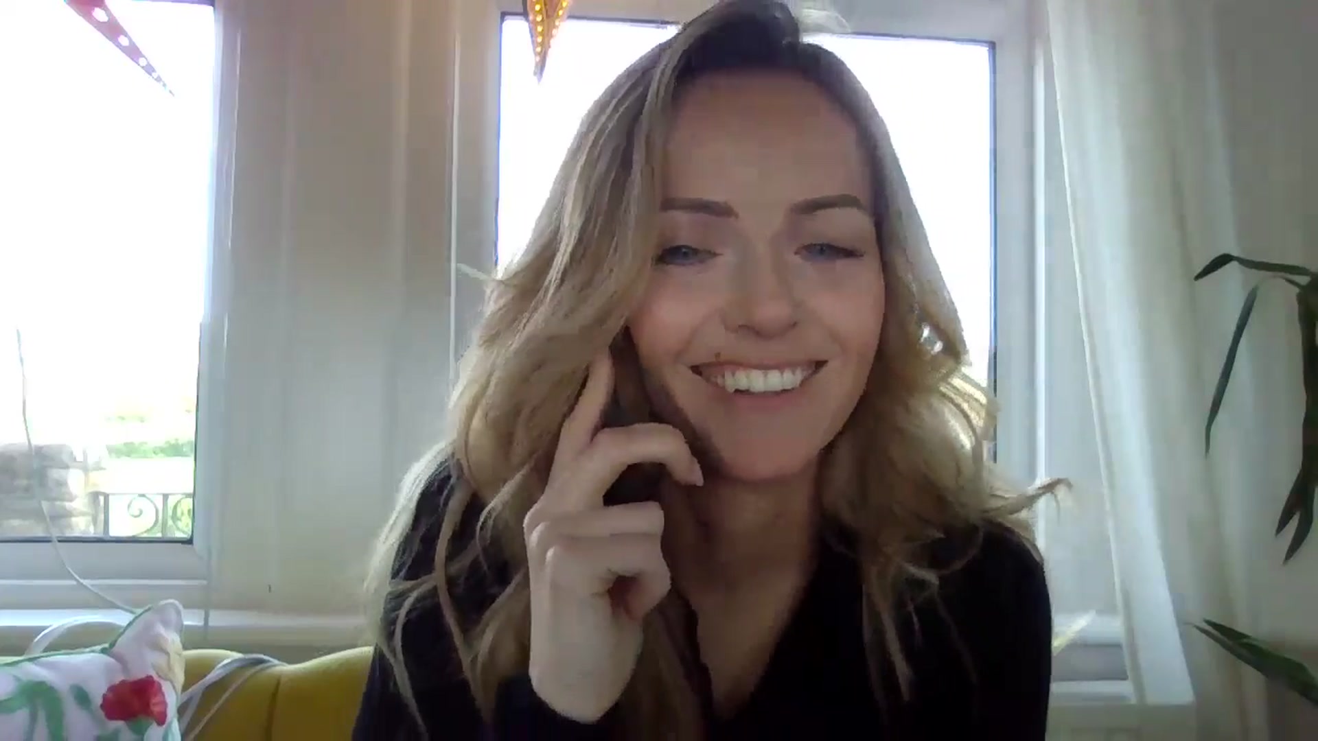 Gallery image thumbnail from Courtney's myfreecams stream on, 04/21/2024, 13:42 image 3 of 20